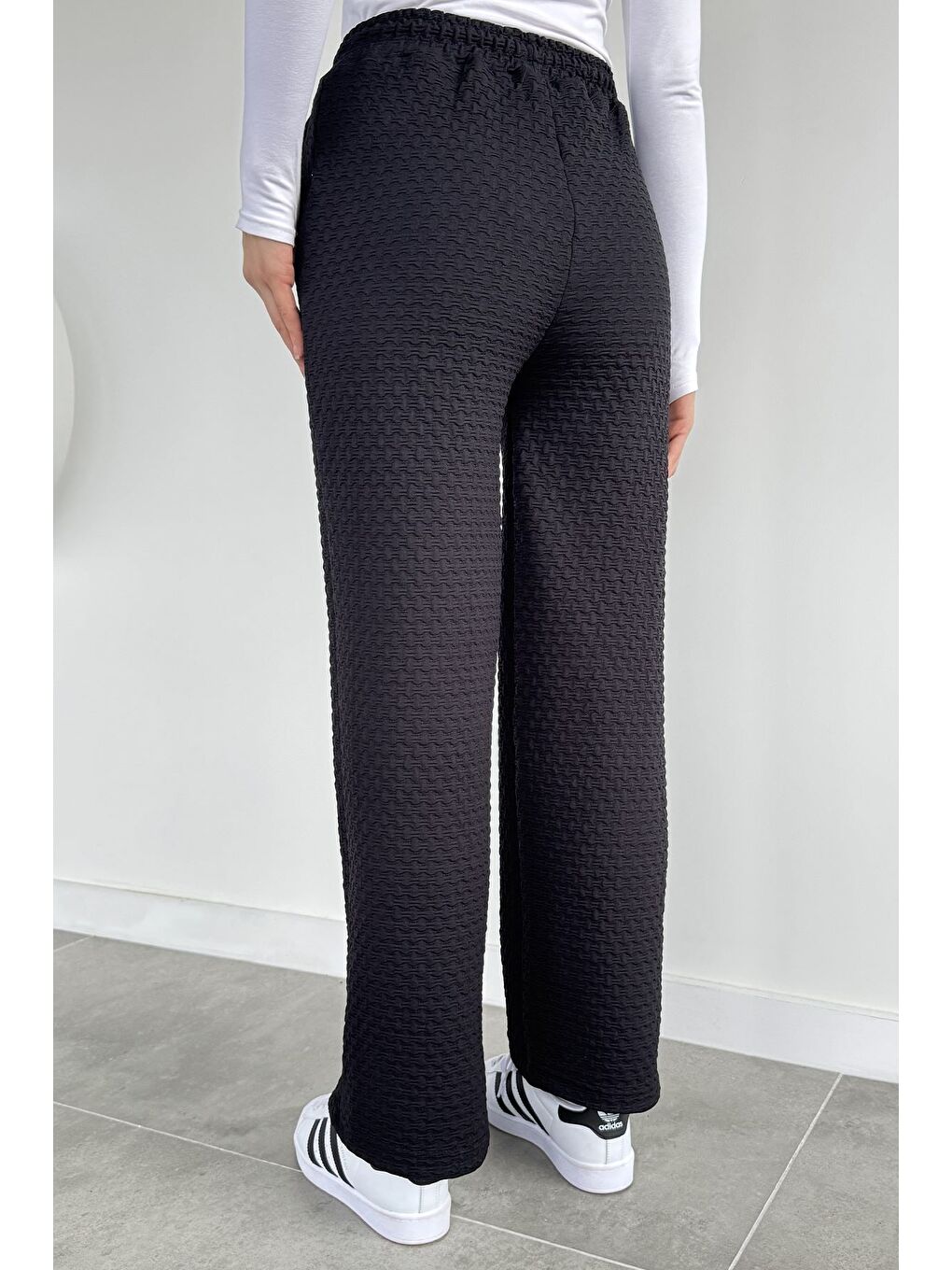 Siyah Kadın Bel Lastikli Yüksek Bel Kendinden Desenli Pantolon-2