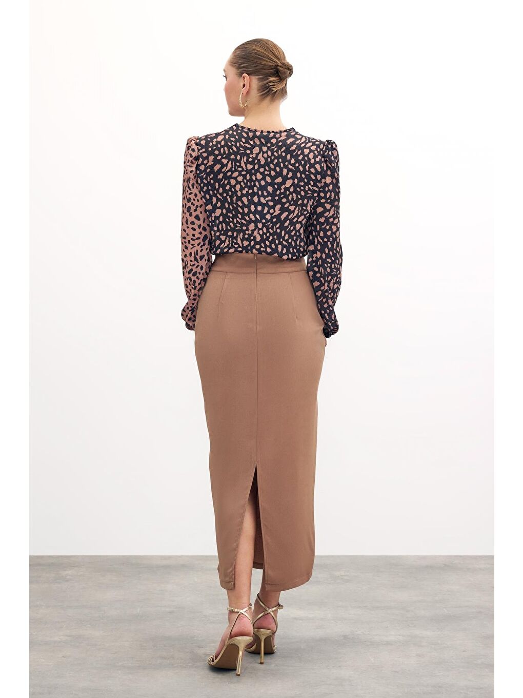 Bej Gold Aksesuarlı Uzun Etek - Vizon-5