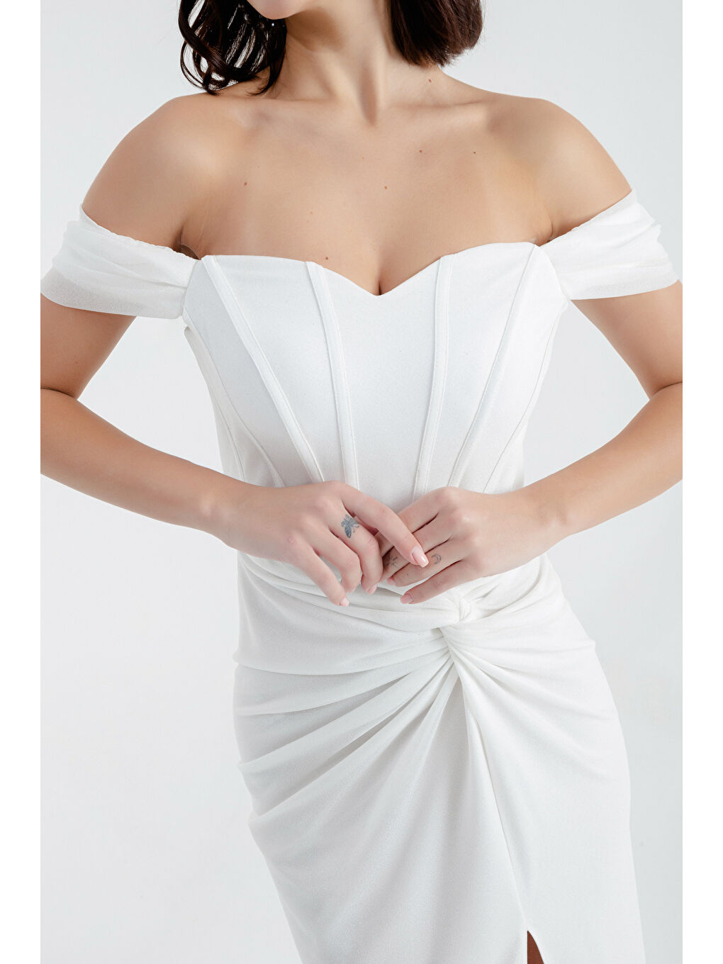 Kadın Beyaz Kruvaze Astarlı Korse Detaylı Uzun Simli Abiye-1