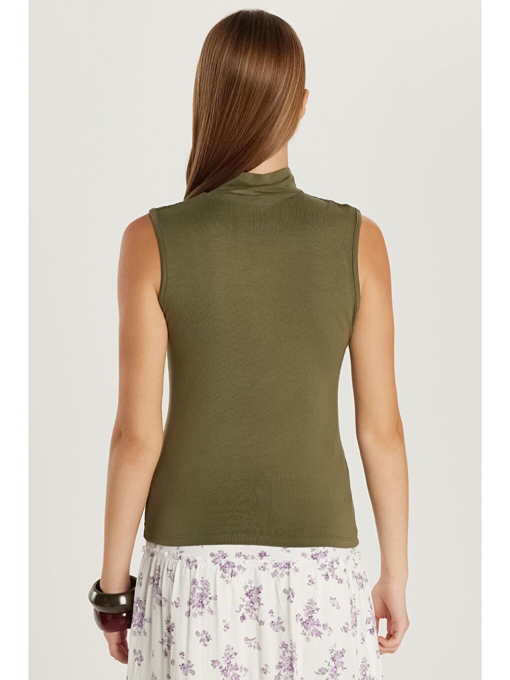 Kadın Regular Fit Klasik Kesim Viskon Kumaş Balıkçı Yaka Sıfır Kol Haki Bluz-4