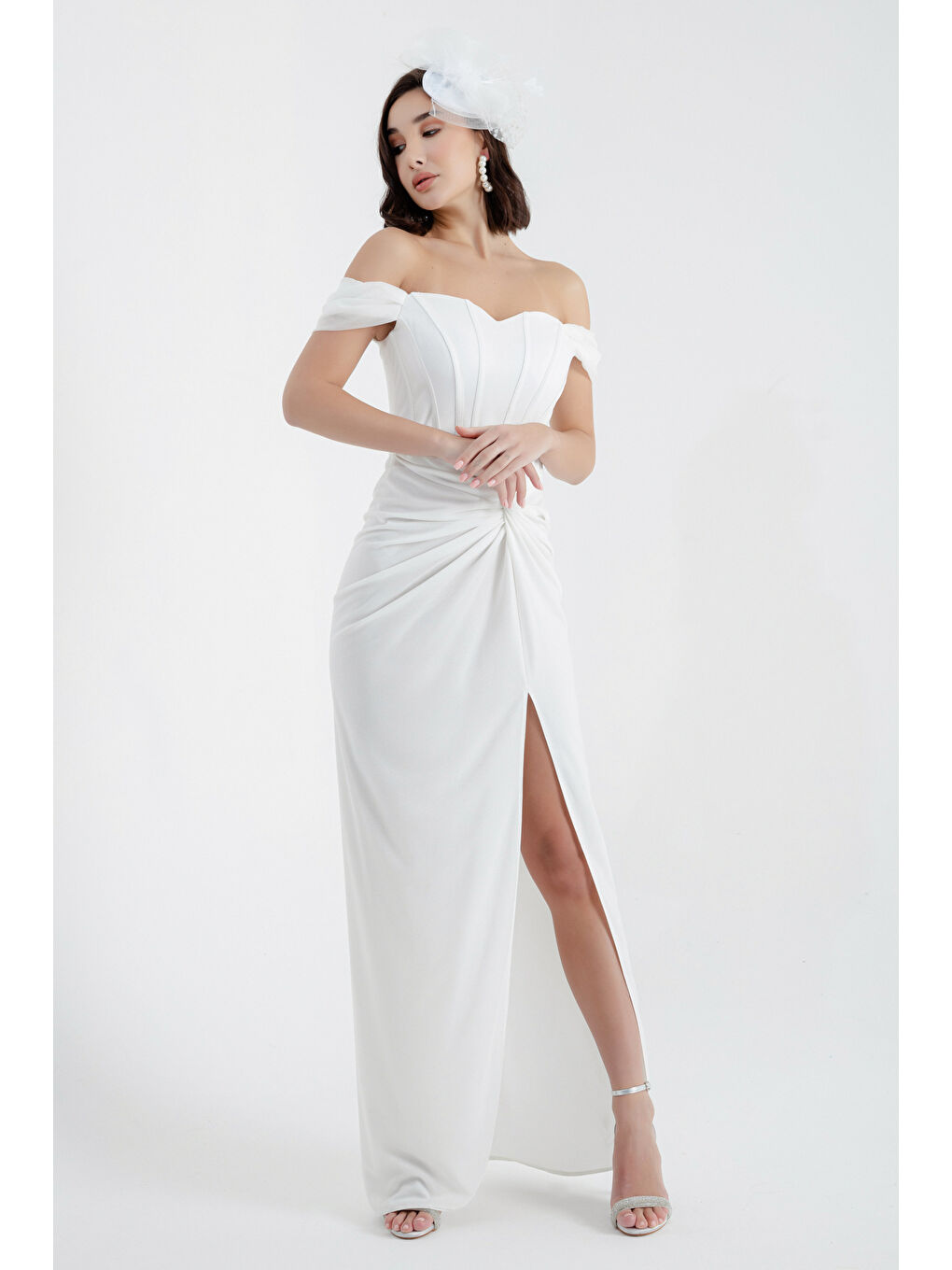 Kadın Beyaz Kruvaze Astarlı Korse Detaylı Uzun Simli Abiye-3