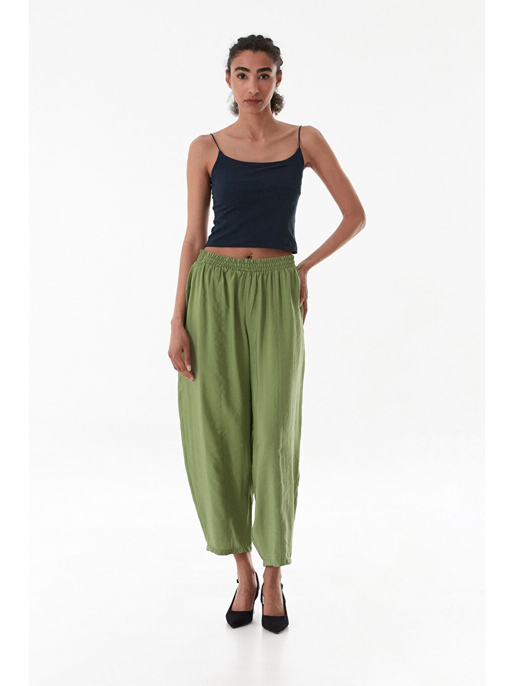 Yeşil Beli Lastikli Çimalı Ayrobin Kumaş Şalvar Pantolon