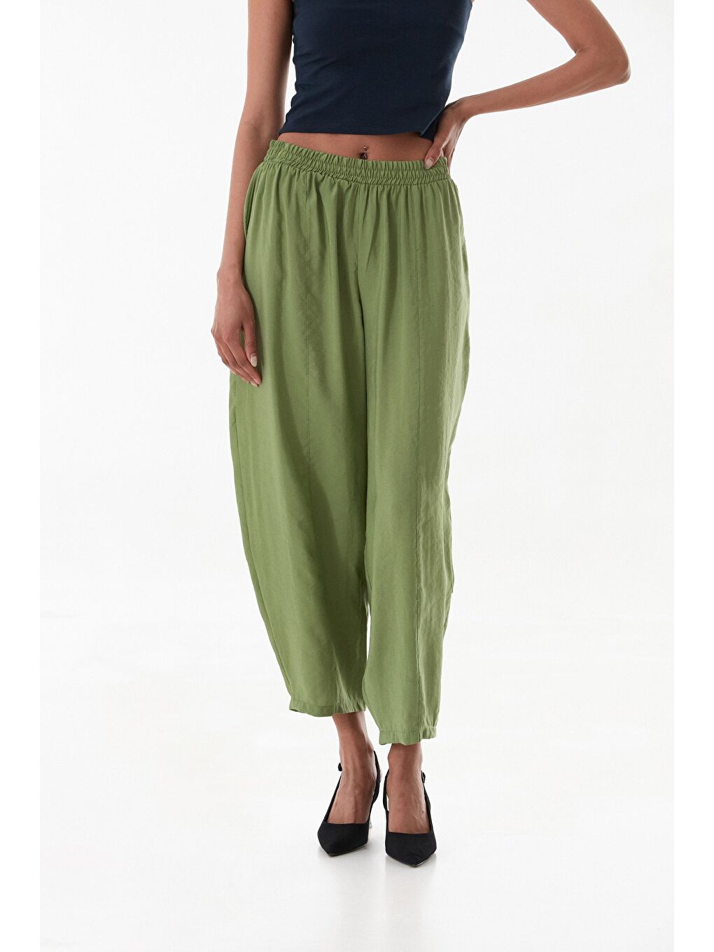 Yeşil Beli Lastikli Çimalı Ayrobin Kumaş Şalvar Pantolon-1