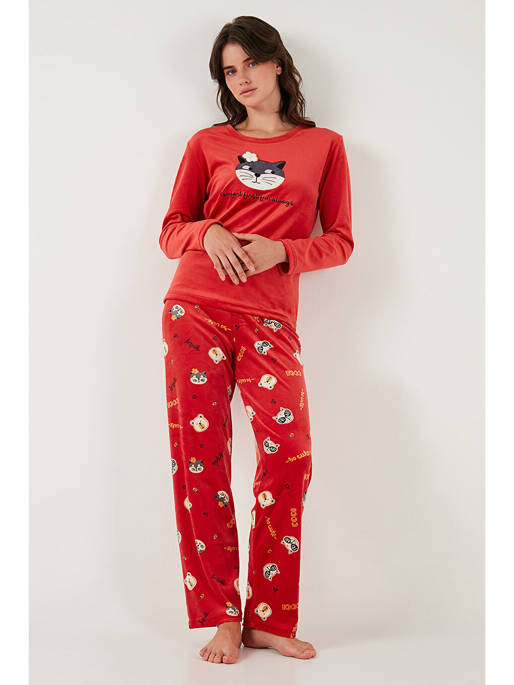 Kırmızı Desenli Regular Fit Bisiklet Yaka Uzun Kollu Kadın Pijama Takımı 65713312-1