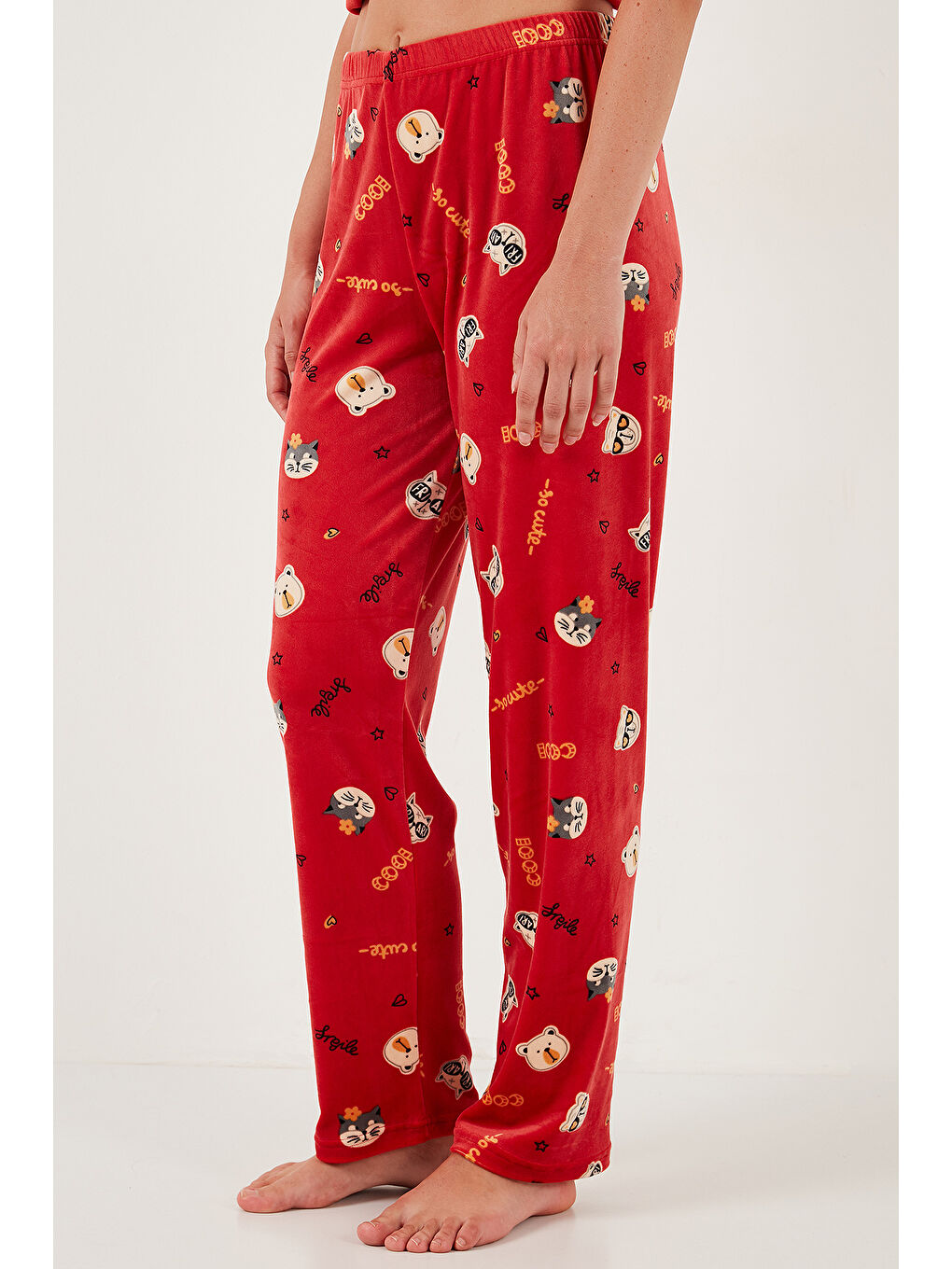 Kırmızı Desenli Regular Fit Bisiklet Yaka Uzun Kollu Kadın Pijama Takımı 65713312-3