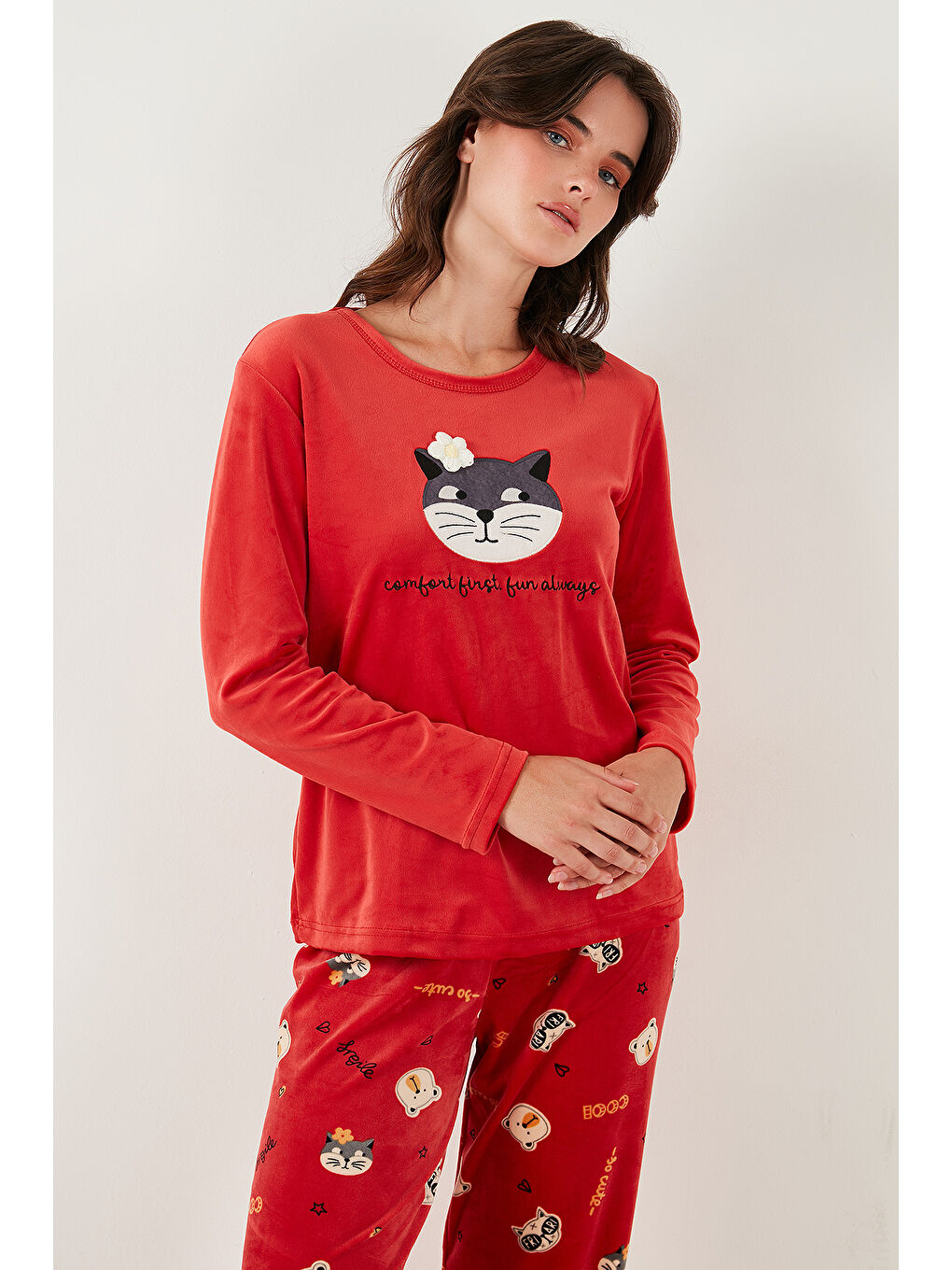 Kırmızı Desenli Regular Fit Bisiklet Yaka Uzun Kollu Kadın Pijama Takımı 65713312-4