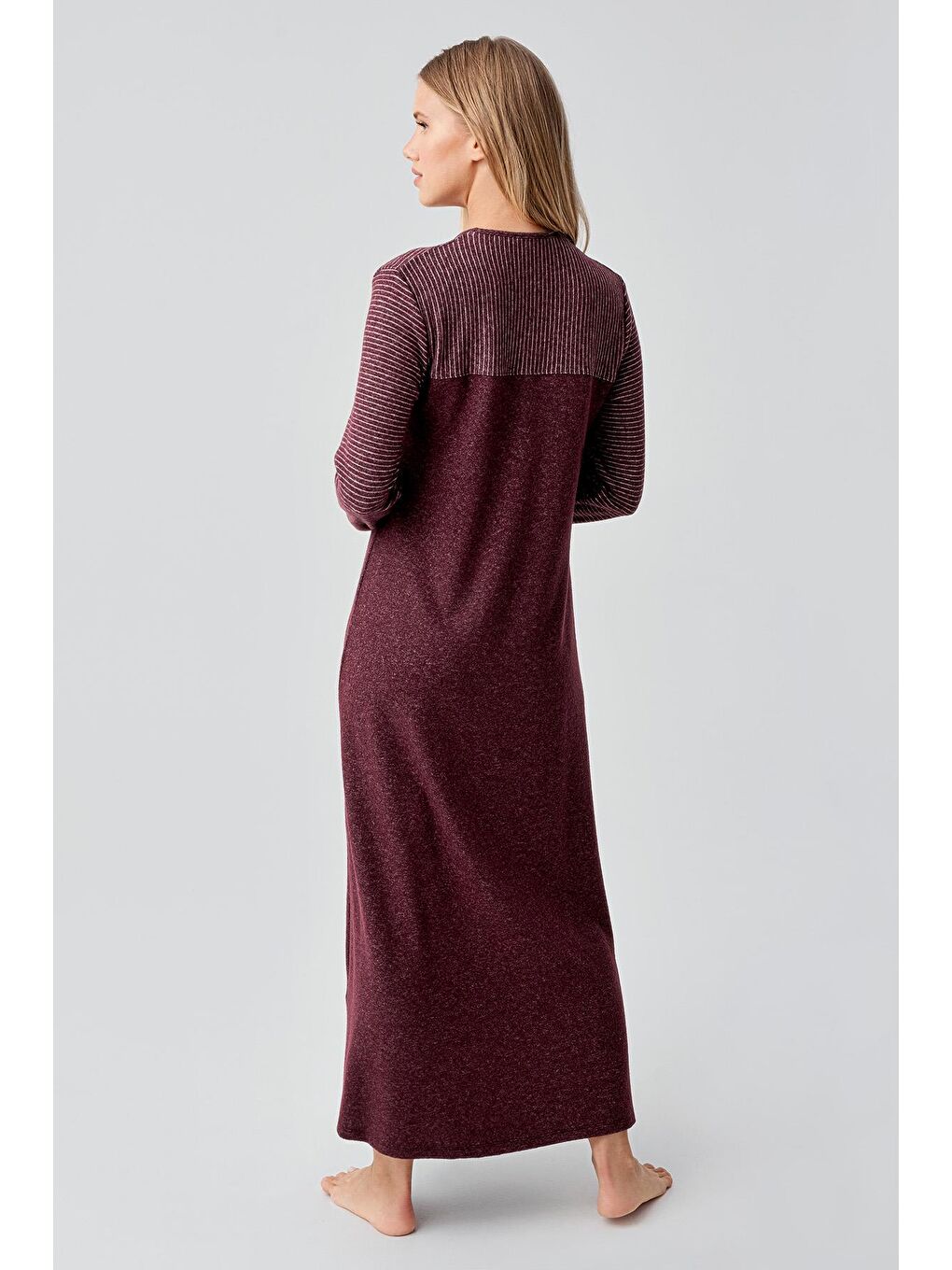 Bordo Uzun Kollu Düğmeli Esnek Yumuşak Dokulu Viskoz Gecelik 18103-2