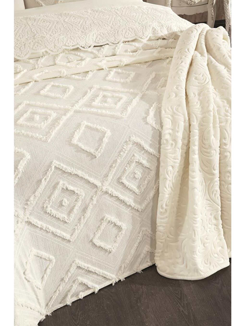 Ekru Hürrem 10 Parça Battaniyeli Çeyiz Seti Krem-4