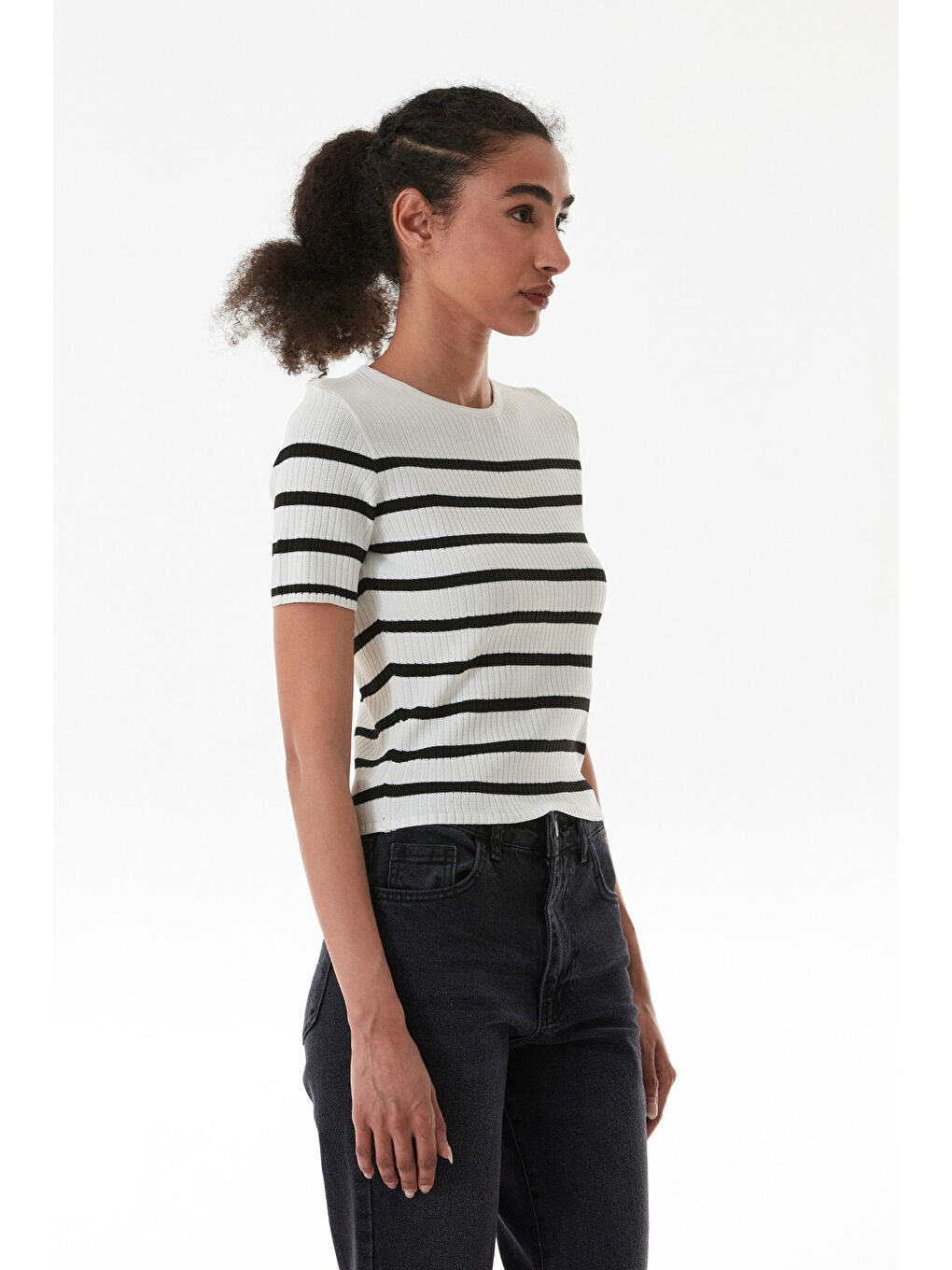Beyaz Çizgili Fitilli Bisiklet Yaka Triko Bluz-4