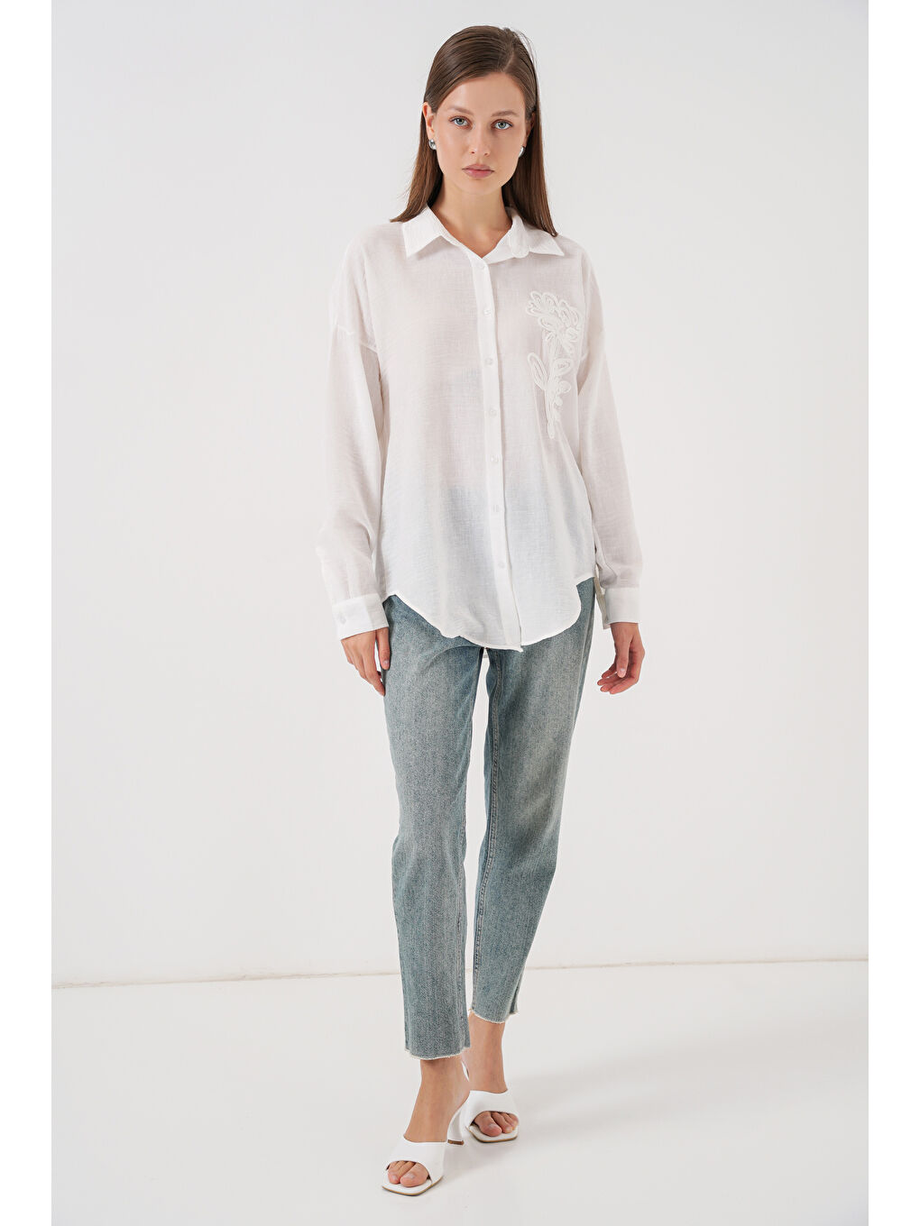 Kadın Nakışlı Oversize Gömlek 20338 - Beyaz-1