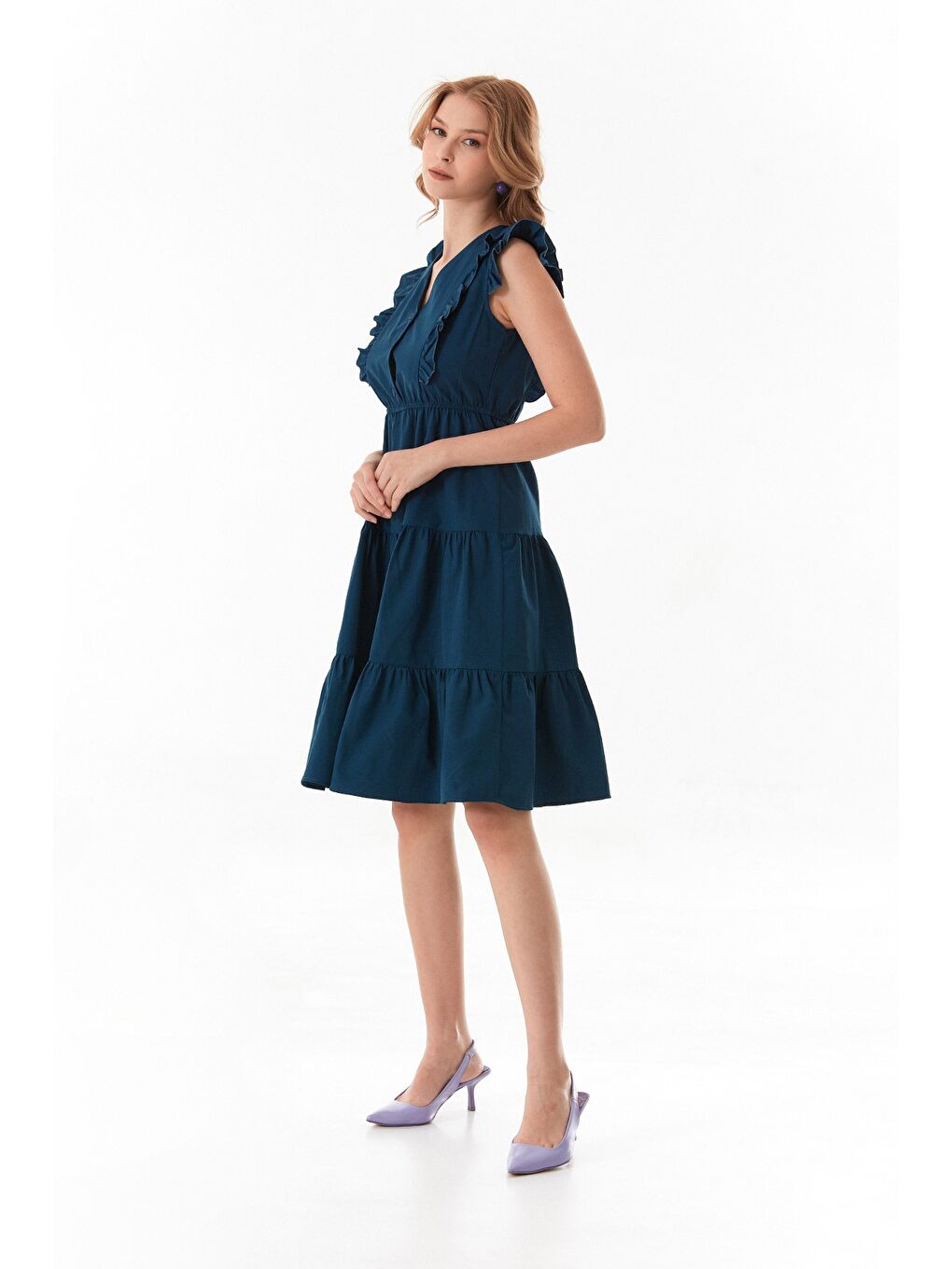 İndigo Fırfırlı Düğmeli V Yaka Elbise-1