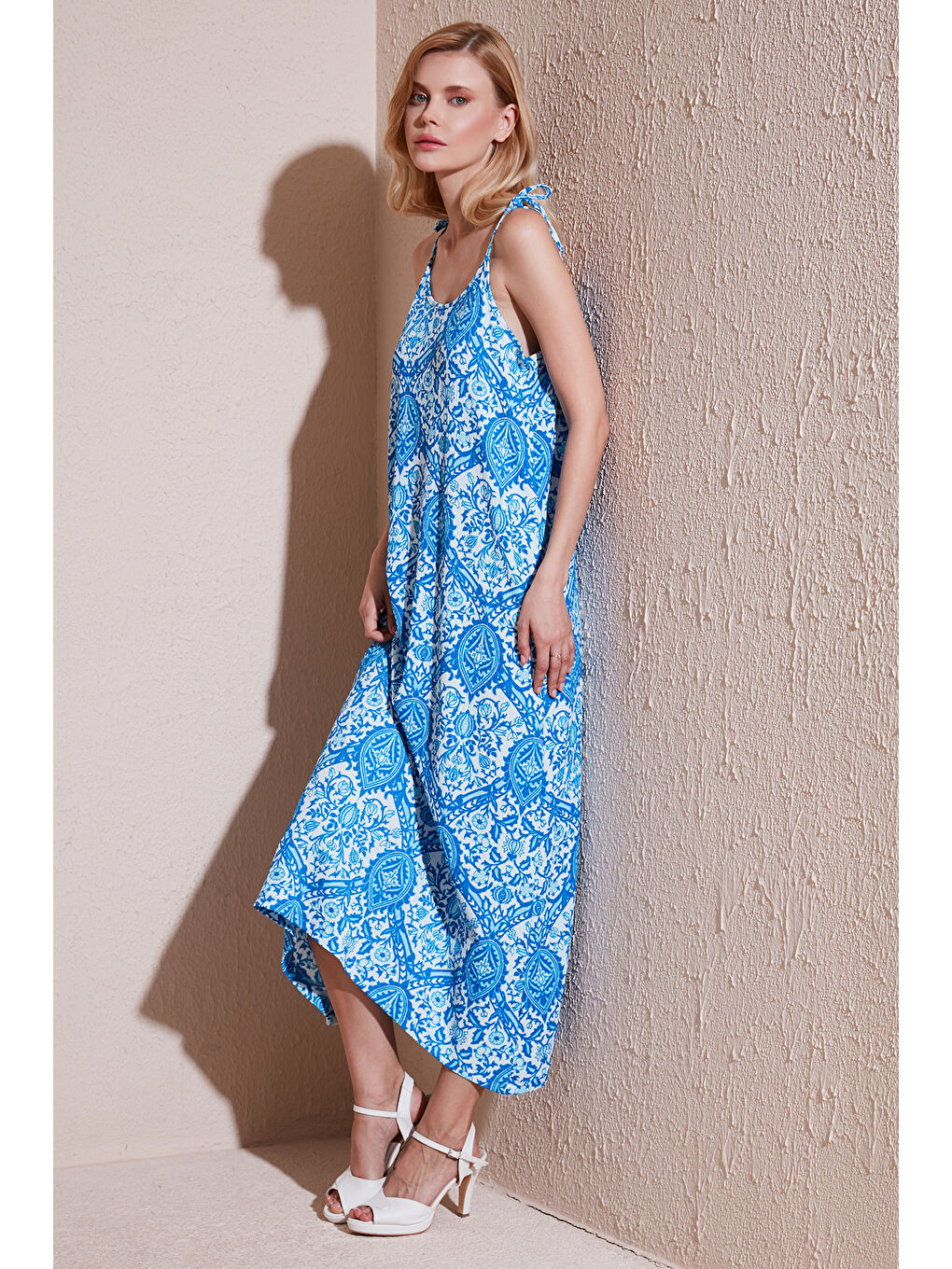 Mavi Regular Fit İp Askılı Uzun Kadın Elbise 5865732-1