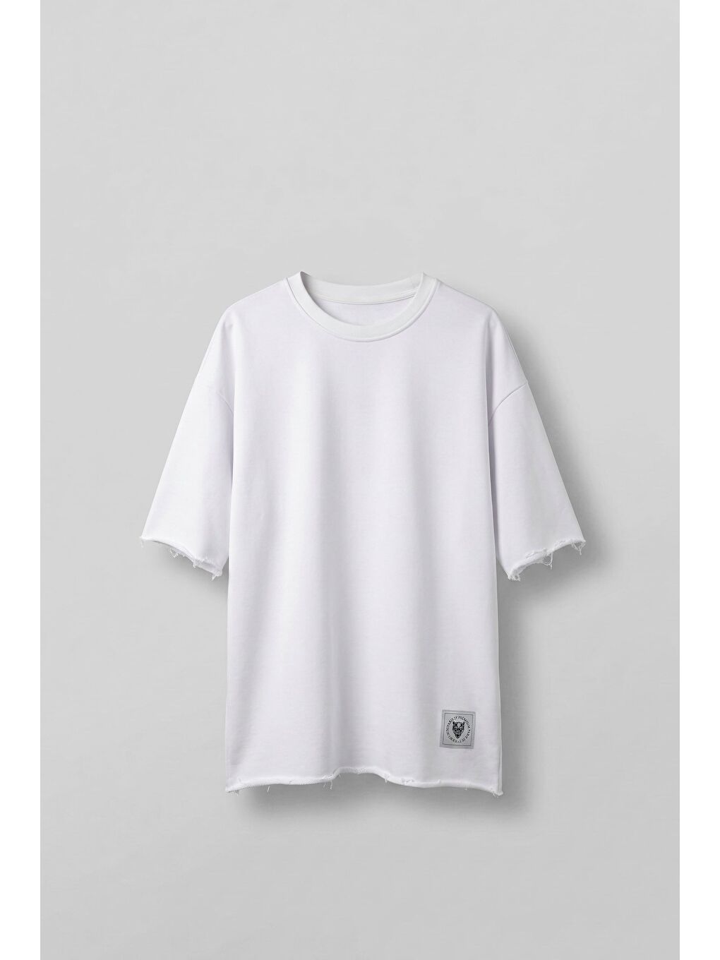 Erkek Oversize Püskül Detaylı Basic Örme T-Shirt Beyaz