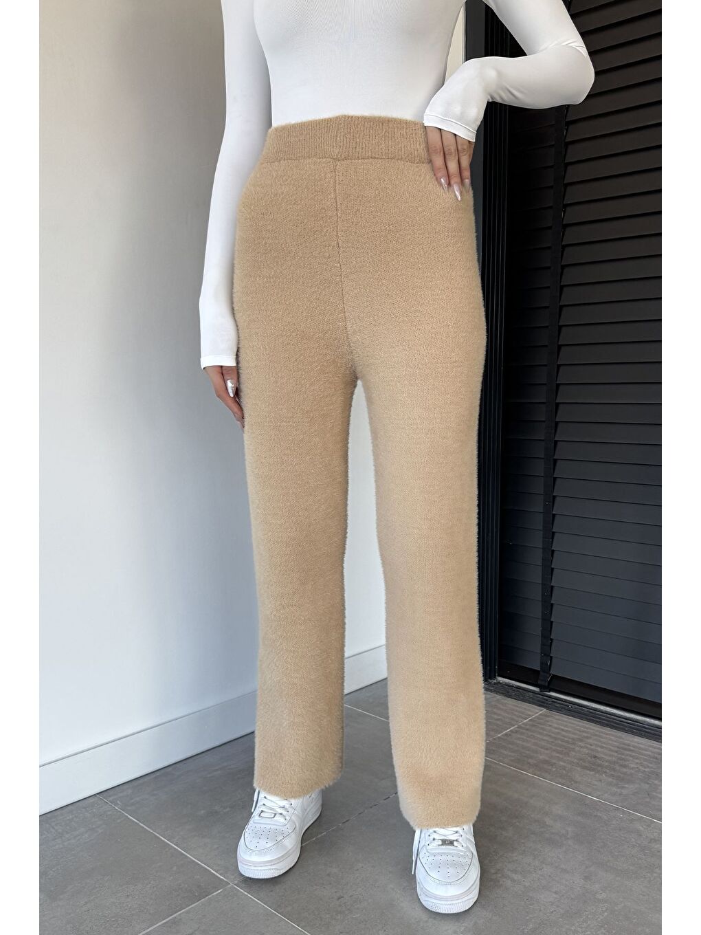 Bej Kadın Bel Lastikli Yüksek Bel Yumoş Sakallı Triko Pantolon-1