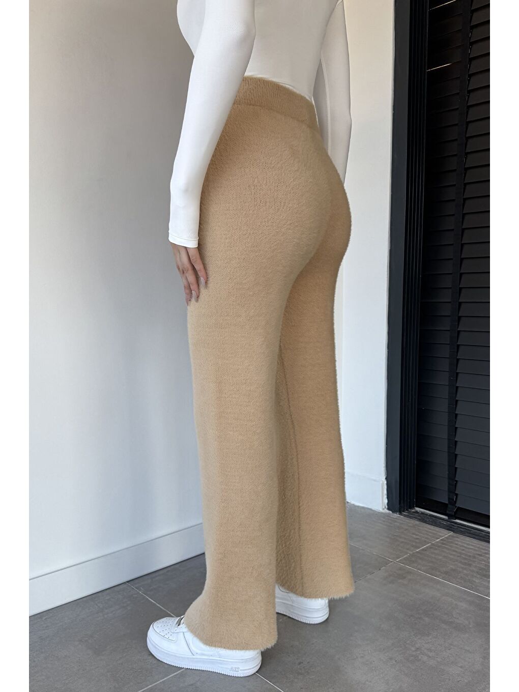 Bej Kadın Bel Lastikli Yüksek Bel Yumoş Sakallı Triko Pantolon-2