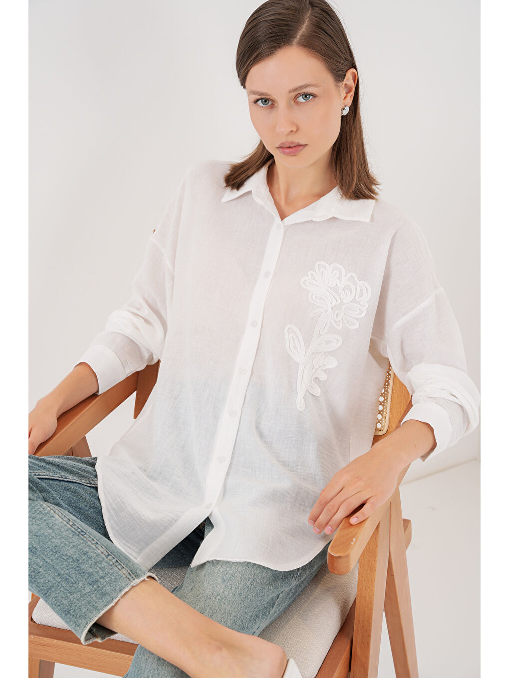 Kadın Nakışlı Oversize Gömlek 20338 - Beyaz-4
