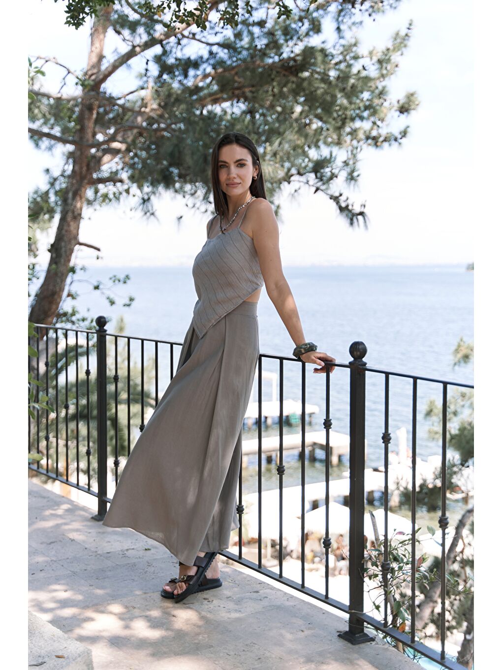 Bej Kita Üçgen Detay Çizgili Vizon Keten Crop-1