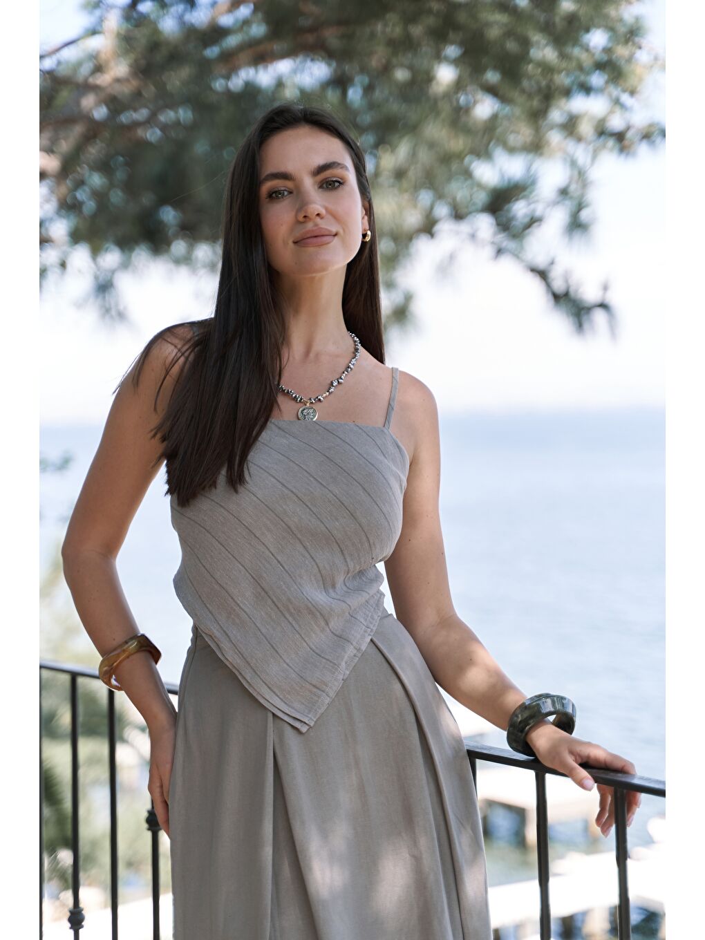 Bej Kita Üçgen Detay Çizgili Vizon Keten Crop-4