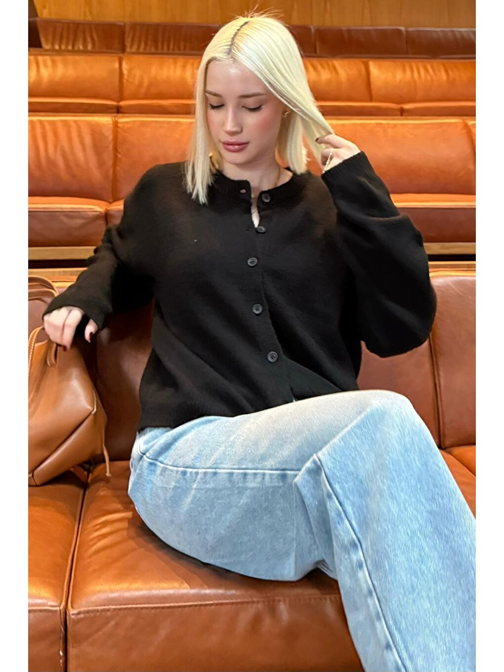 Siyah Rahat Kalıp Düğmeli Triko Kadın Hırka Mg2552-1