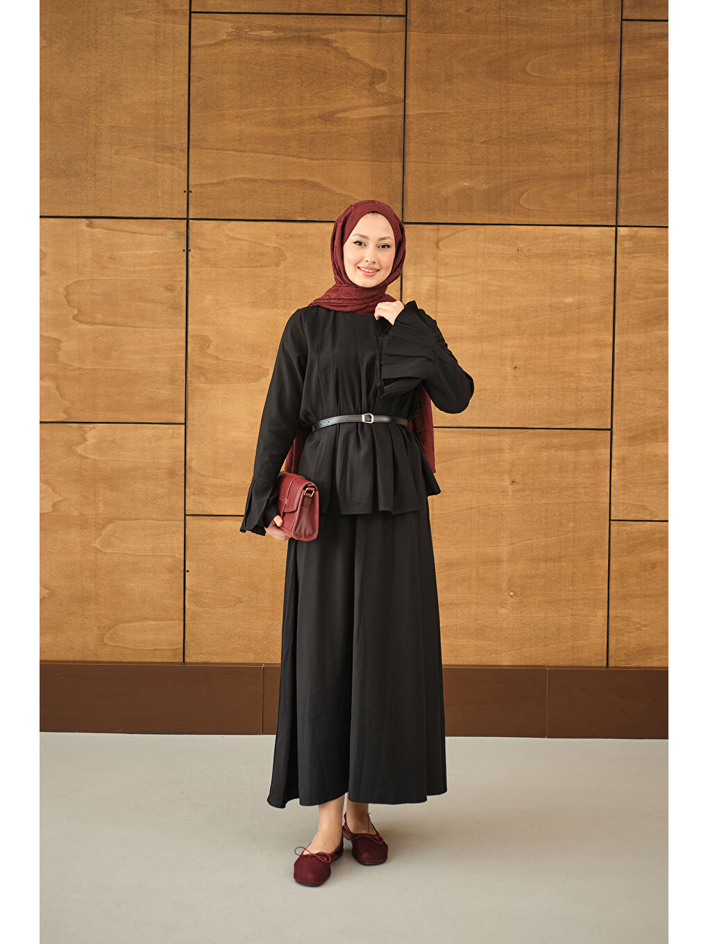 Kadın Pileli Kemer Bağlamalı Etekli Takım Siyah