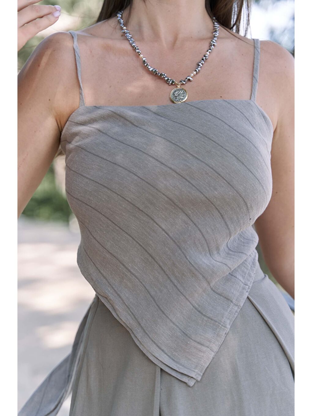 Bej Kita Üçgen Detay Çizgili Vizon Keten Crop-6