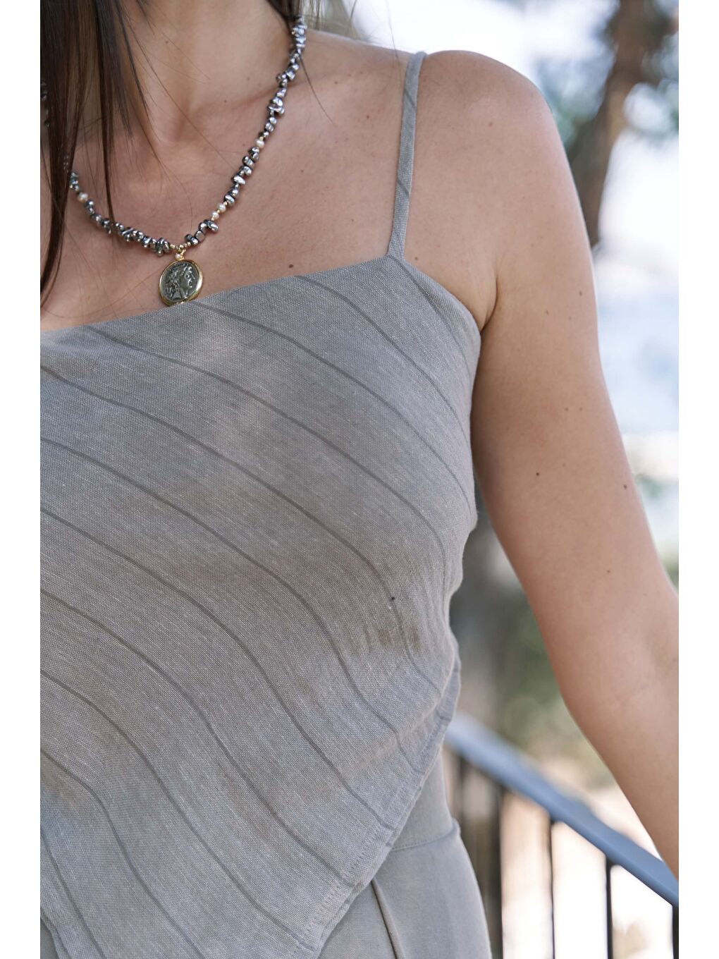 Bej Kita Üçgen Detay Çizgili Vizon Keten Crop-7