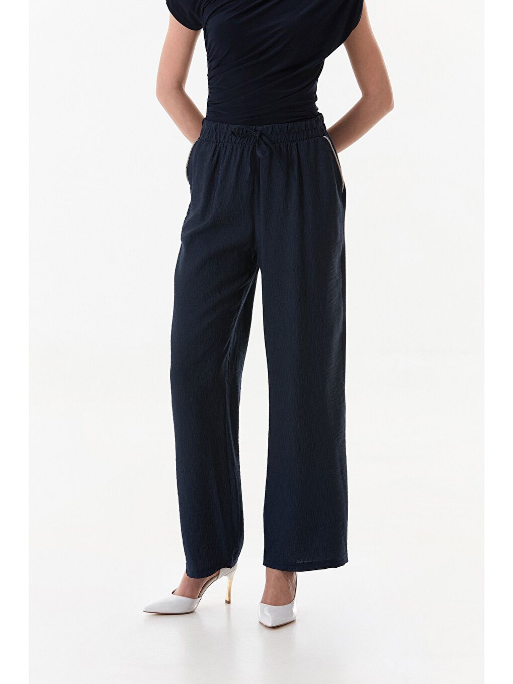 Lacivert Cebi Taş Detaylı Beli Lastikli Palazzo Pantolon-1