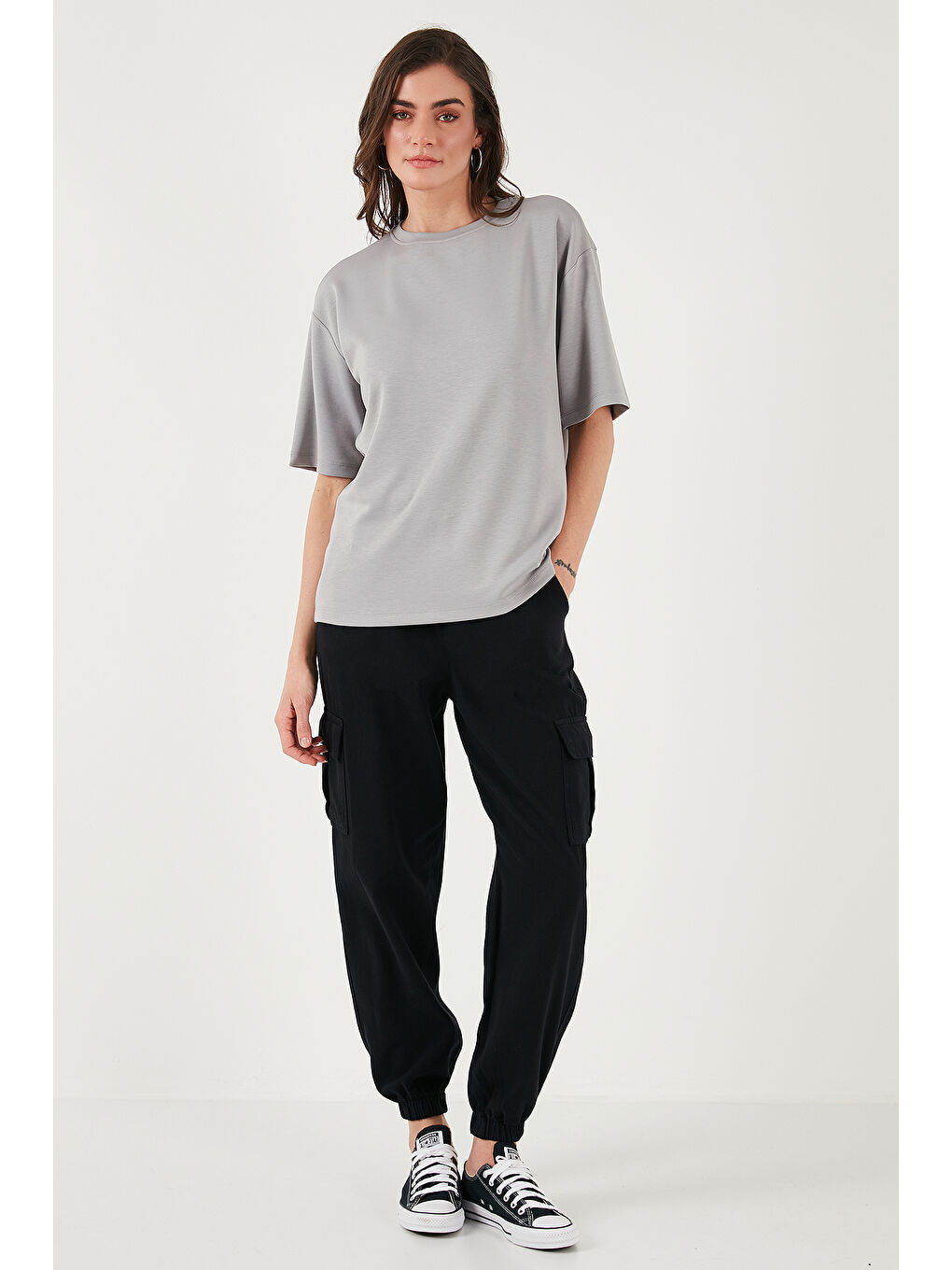 Gri Streç Oversize Fit Bisiklet Yaka Kadın T Shirt 5865911-3