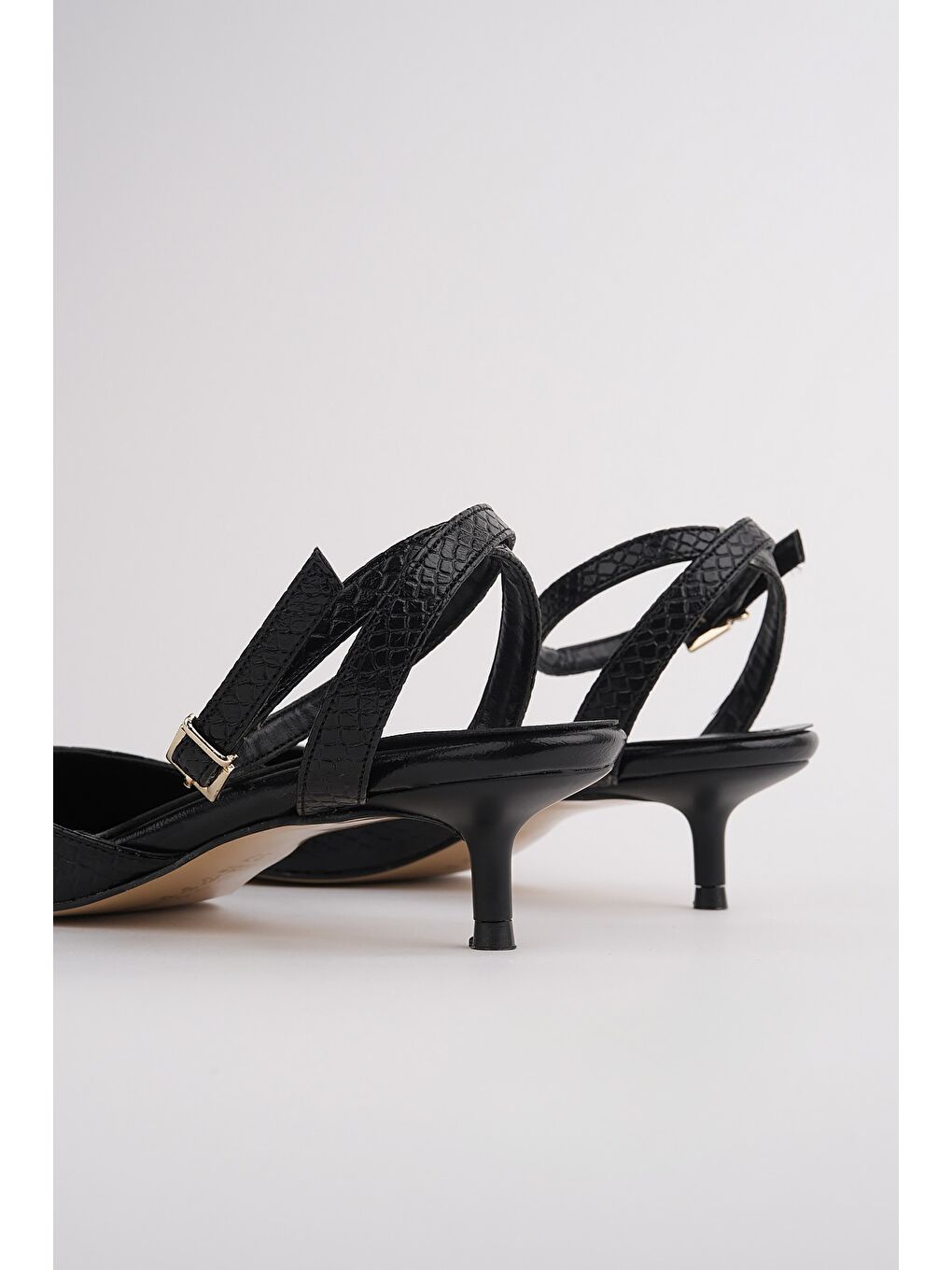 Siyah KİCK Kadın Kroko Desenli Sivri Burun İnce Topuklu Bilekten Bağlamalı Ayakkabı-4