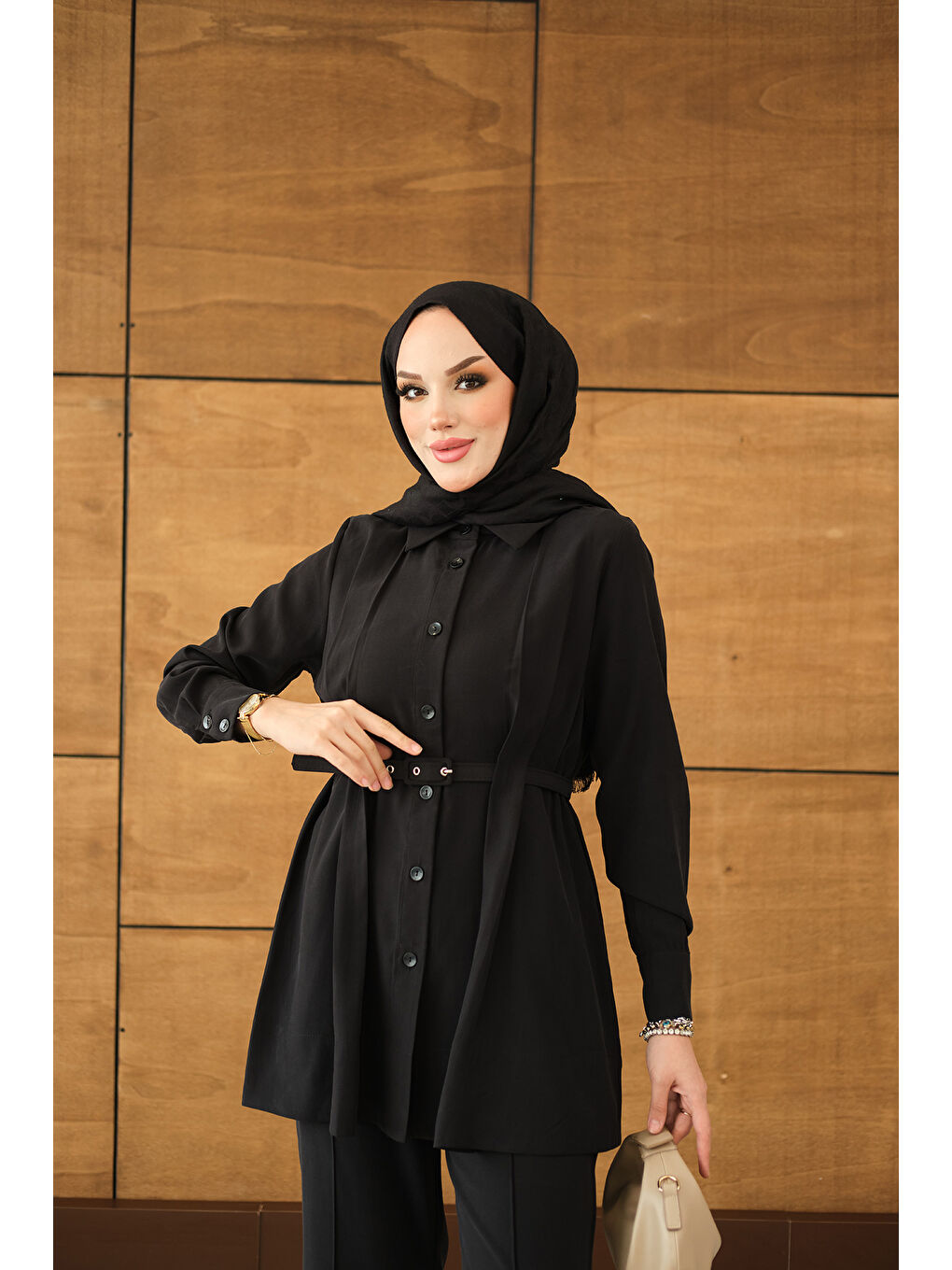 Kadın Kendinden Kemer Geçirme Detaylı Gömlek Yaka Takım Siyah-1