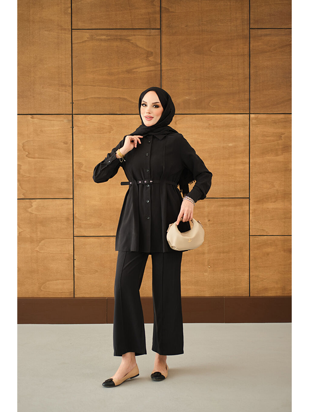 Kadın Kendinden Kemer Geçirme Detaylı Gömlek Yaka Takım Siyah-2