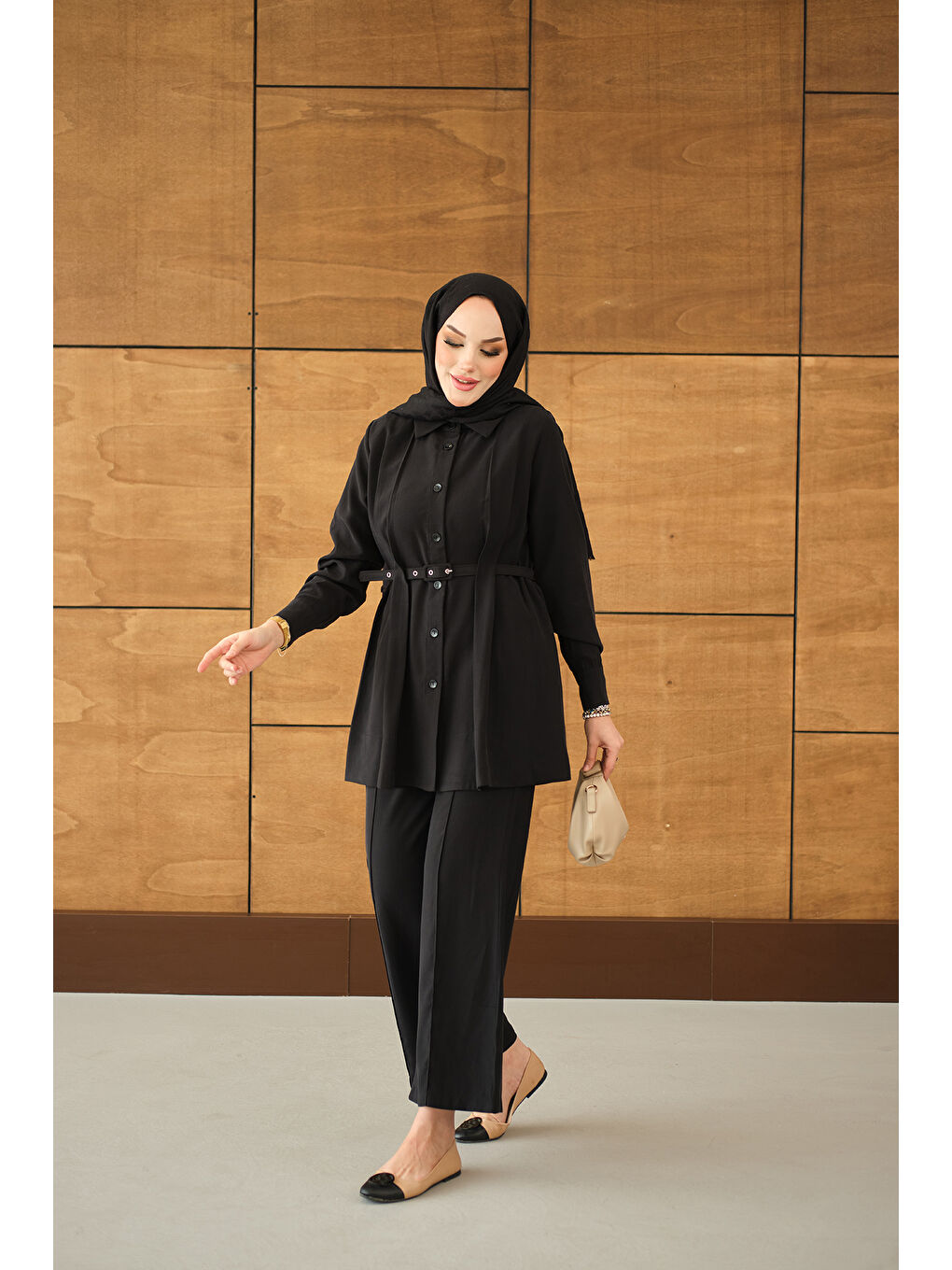 Kadın Kendinden Kemer Geçirme Detaylı Gömlek Yaka Takım Siyah-3