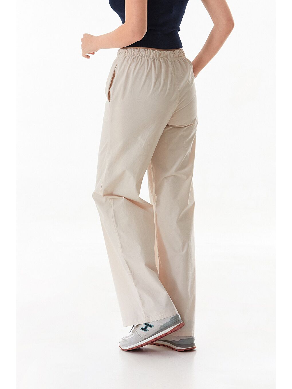 Ekru Beli Lastikli Paraşüt Kumaş Pantolon-3