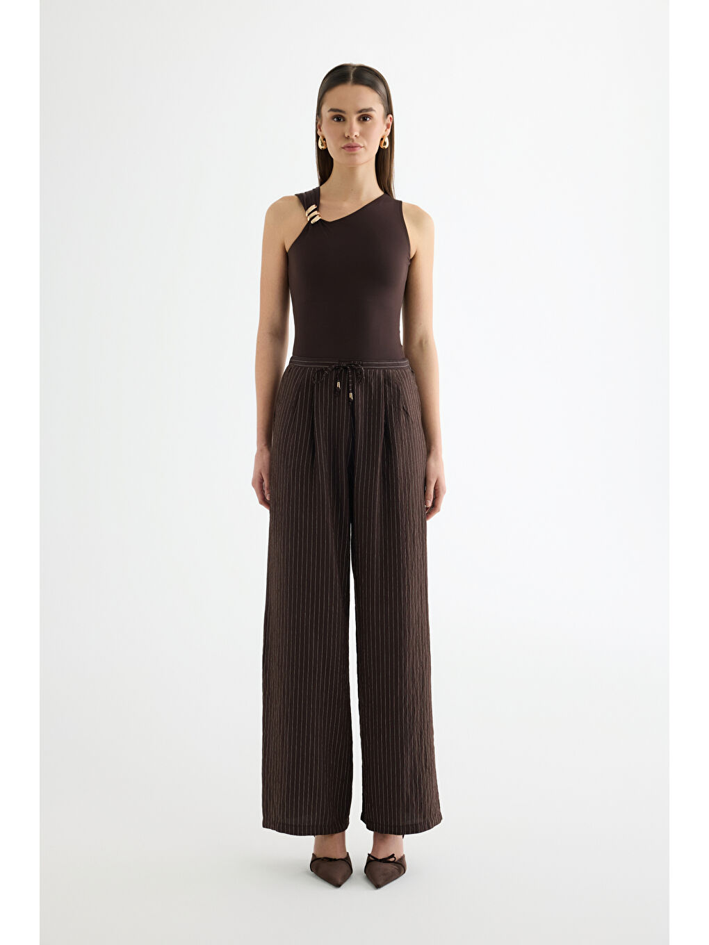 Çizgili Bağcıklı Bol Paça Pantolon Kahverengi-1