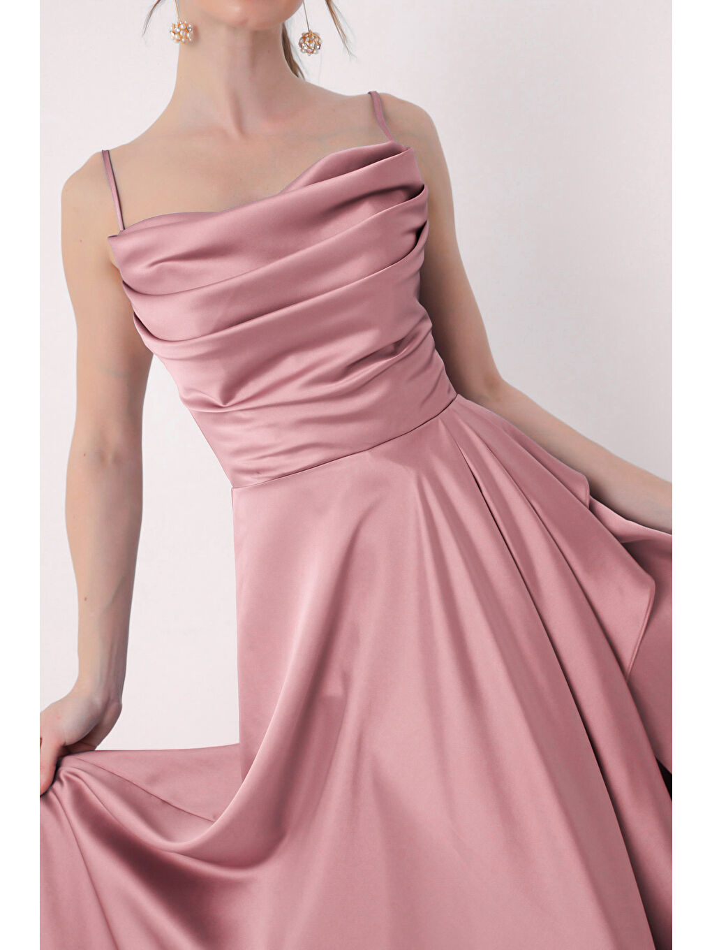 Pembe Kadın Pudra Volanlı Yırtmaçlı Saten Abiye & Mezuniyet Elbisesi-1