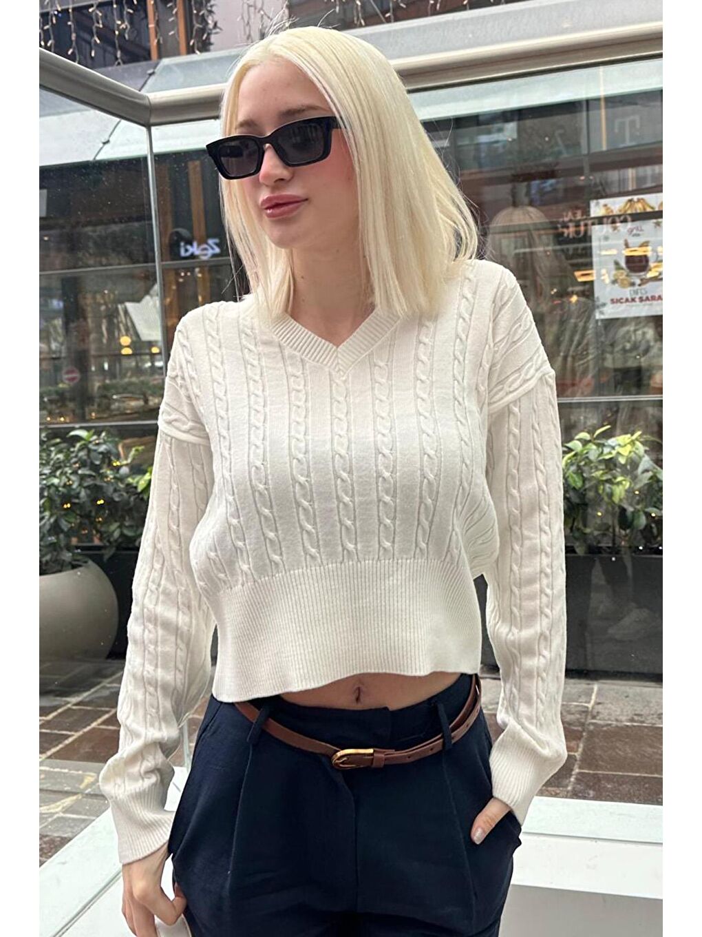Beyaz Kemik Rengi V Yaka Örgülü Triko Kadın Kazak Mg2257-3