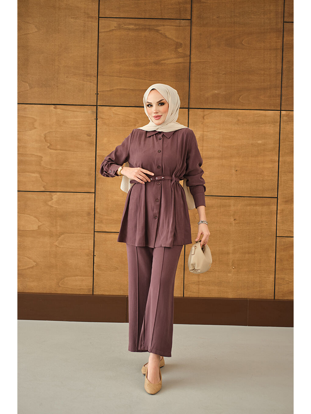 Kadın Kendinden Kemer Geçirme Detaylı Gömlek Yaka Takım Mürdüm