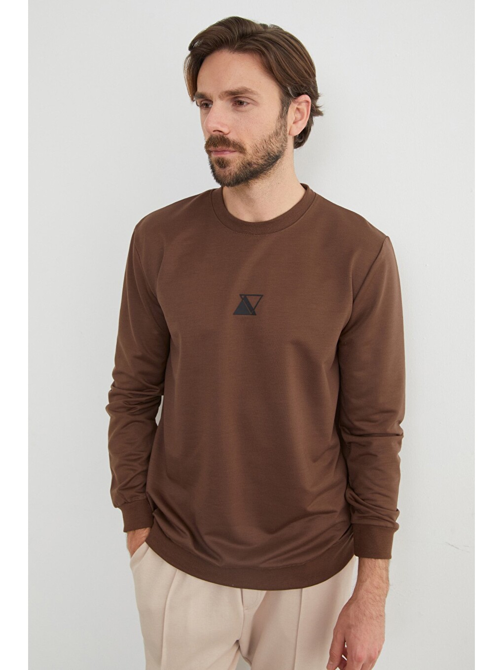 Kahverengi Üçgen Baskılı Bisiklet Yaka Sweatshirt-3