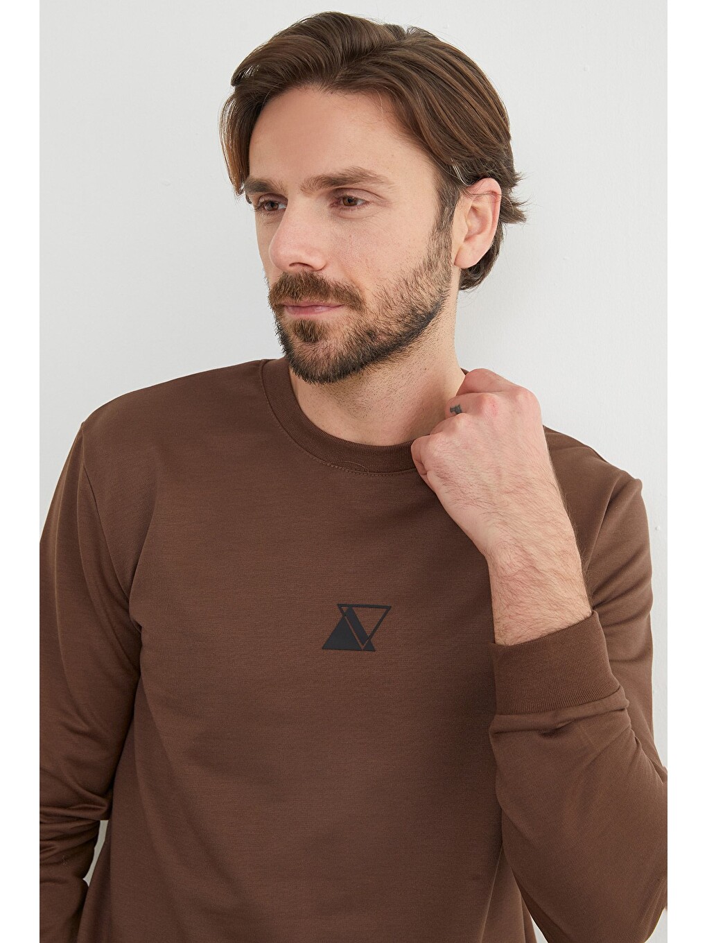 Kahverengi Üçgen Baskılı Bisiklet Yaka Sweatshirt-4