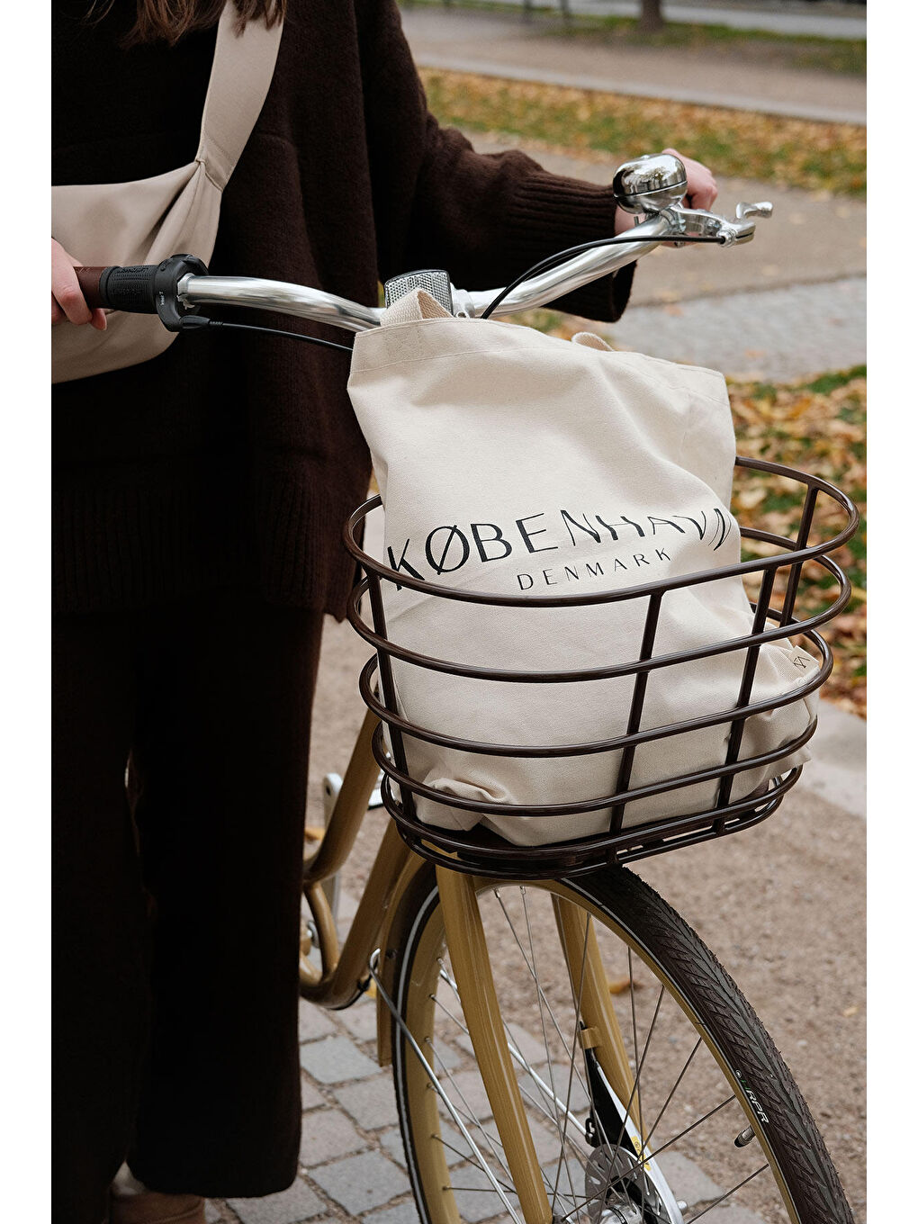 Siyah Baskılı Körüklü Bez Çanta Denmark-3