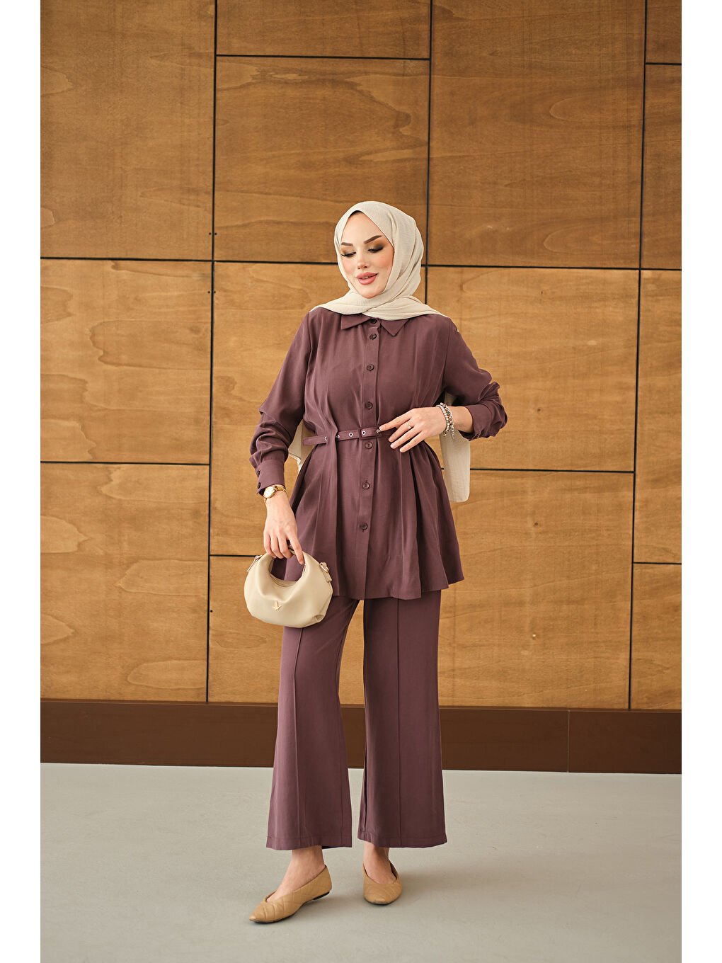 Kadın Kendinden Kemer Geçirme Detaylı Gömlek Yaka Takım Mürdüm-4