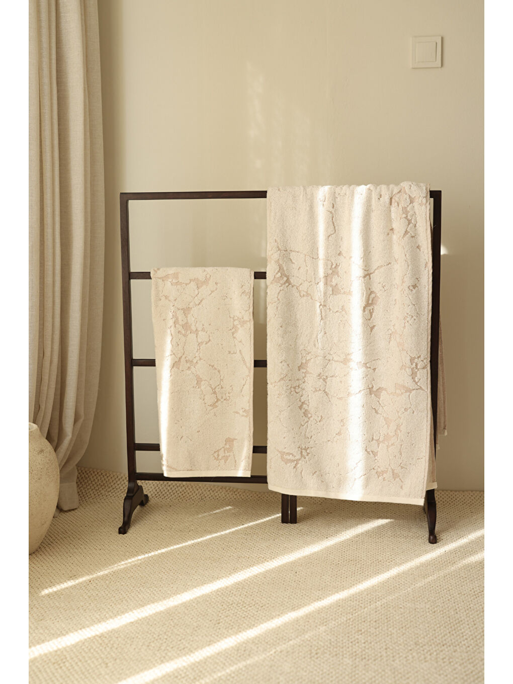 Ekru Marble %100 Pamuk Jakarlı Büyük Banyo Havlusu 90x150 cm Krem