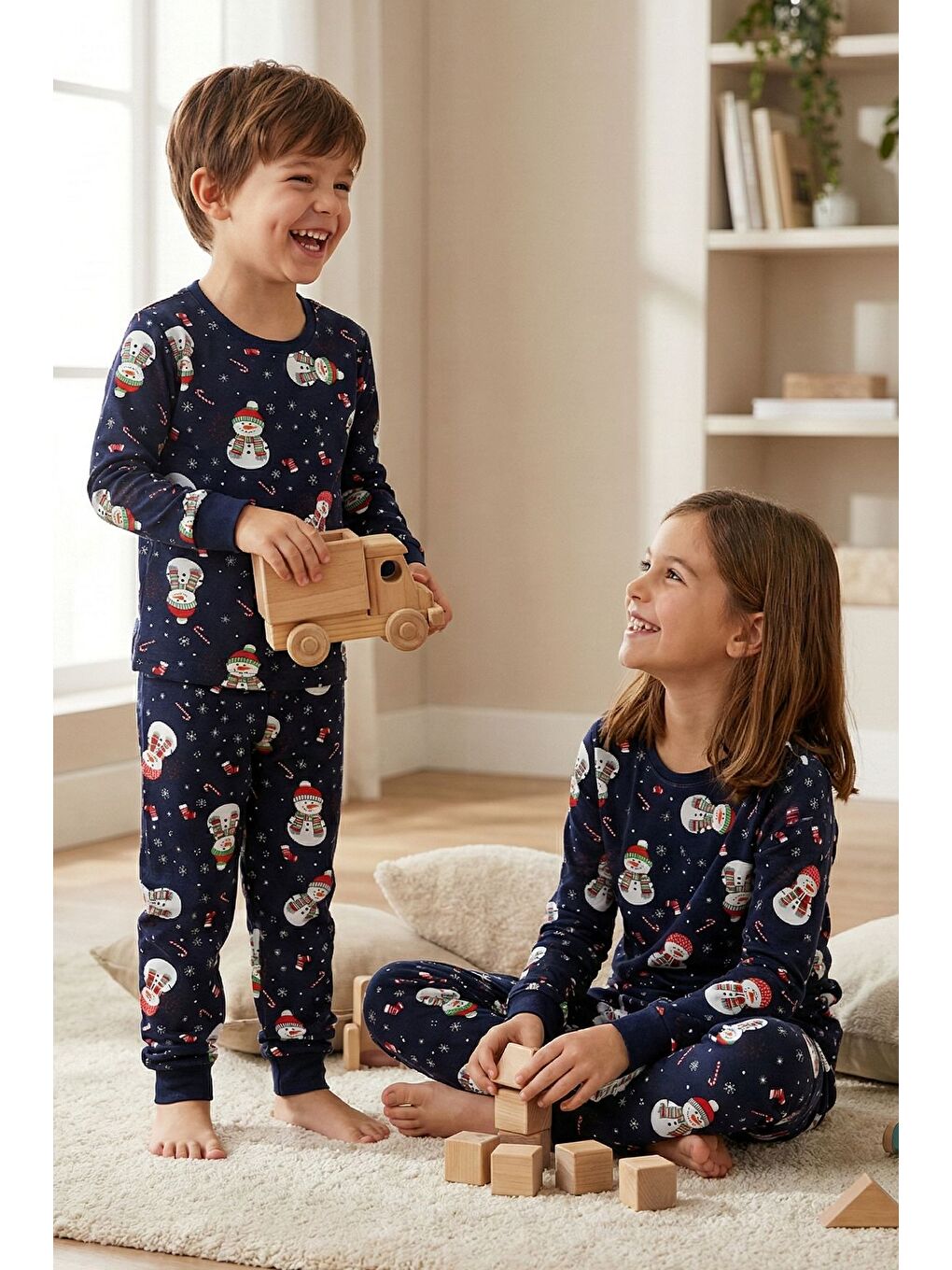 Lacivert Unisex Yılbaşı Kardan Adam Desenli Çocuk Pijama Takımı-3