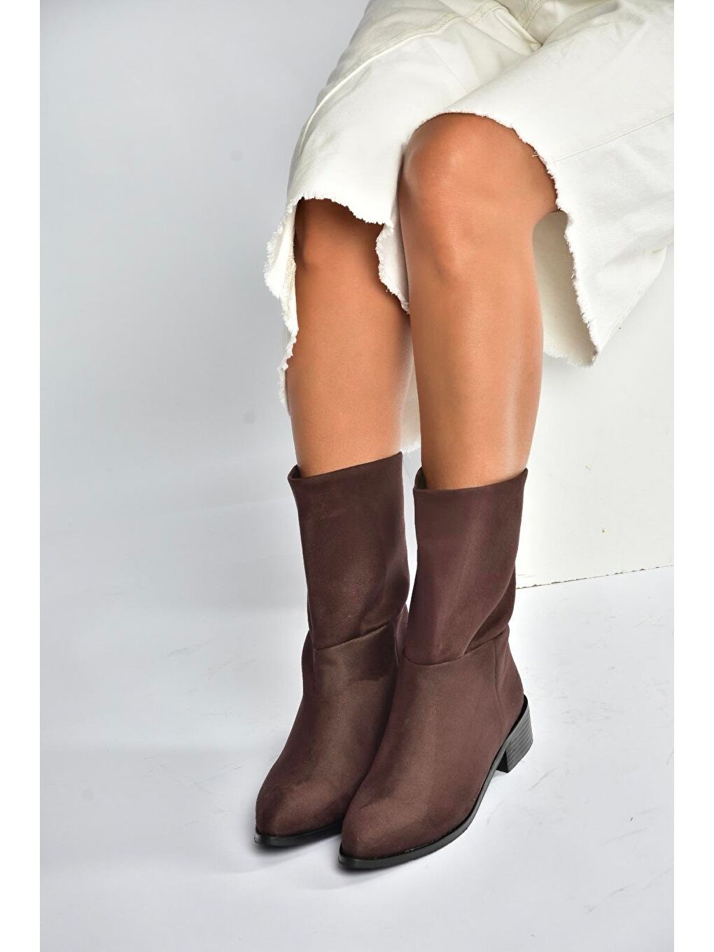 Kahverengi Kadın Bot L726597702-2