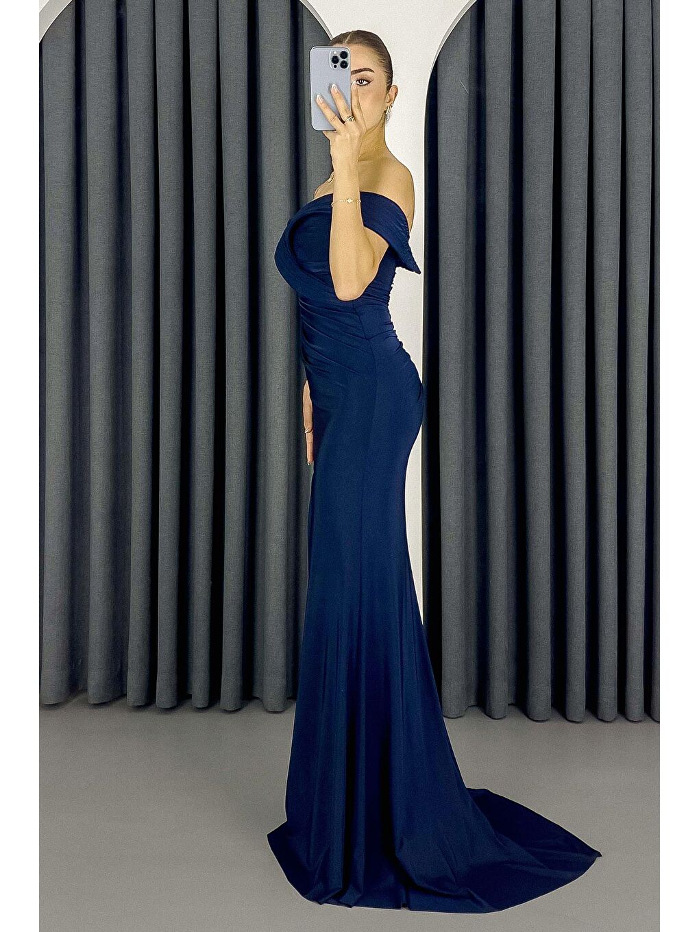 Kadın Lacivert Kayık Yaka Yırtmaçlı Uzun Abiye Elbise-2