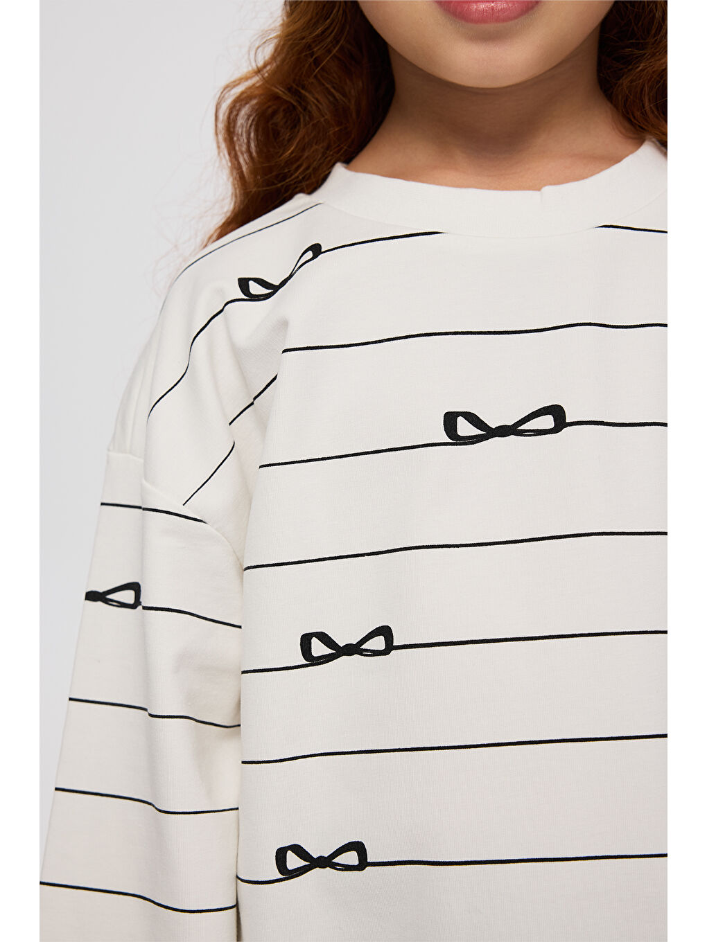 Kız Çocuk Fiyonk Detaylı Ekru Sweatshirt-3