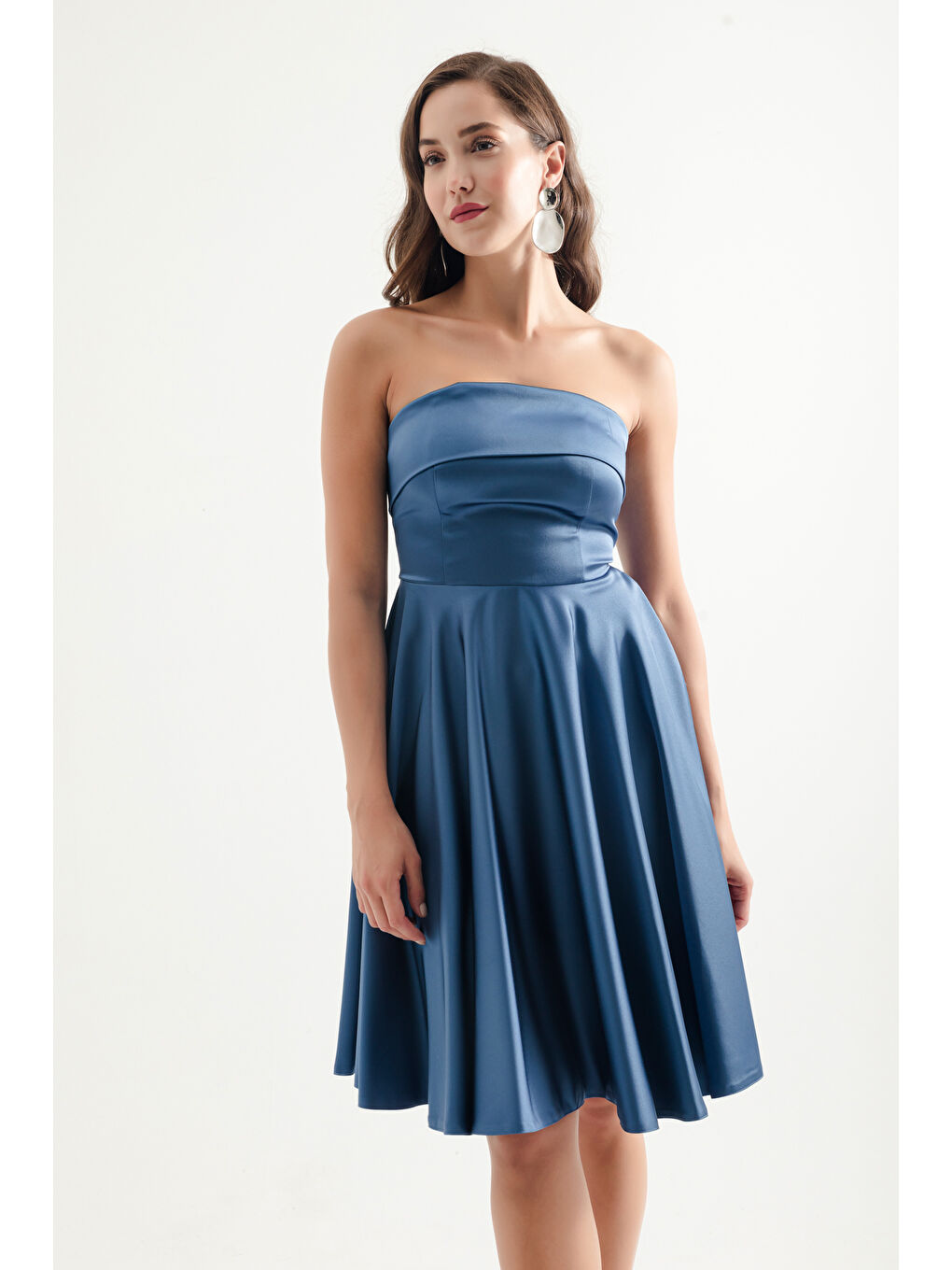 Kadın İndigo Straplez Saten Mini Abiye Elbise-1