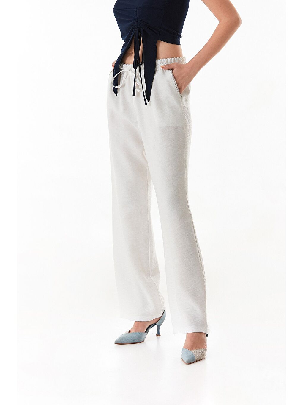 Beyaz Cebi Taş Detaylı Beli Lastikli Palazzo Pantolon-2