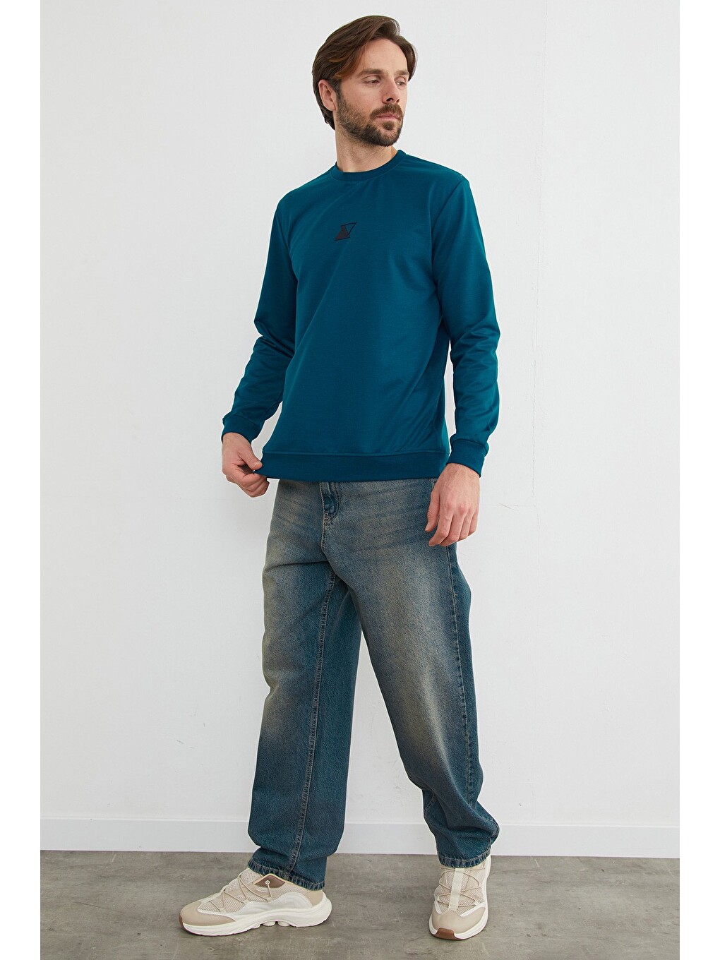 İndigo Üçgen Baskılı Bisiklet Yaka Sweatshirt-3
