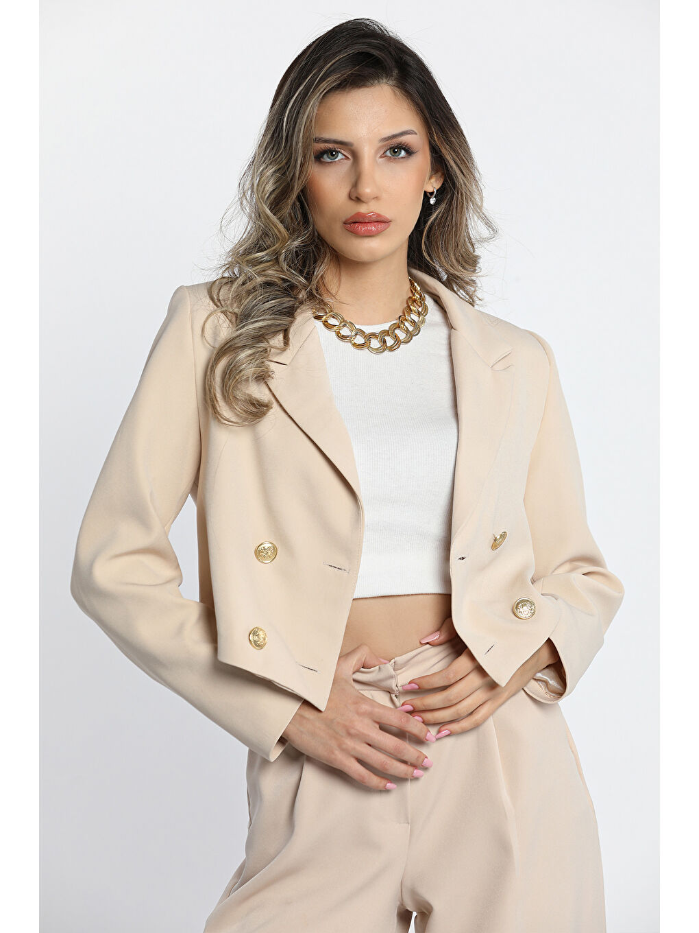 GÜLSELİ Bej Kadın 4 Düğmeli Astarlı Crop Top Blazer Ceket - 4